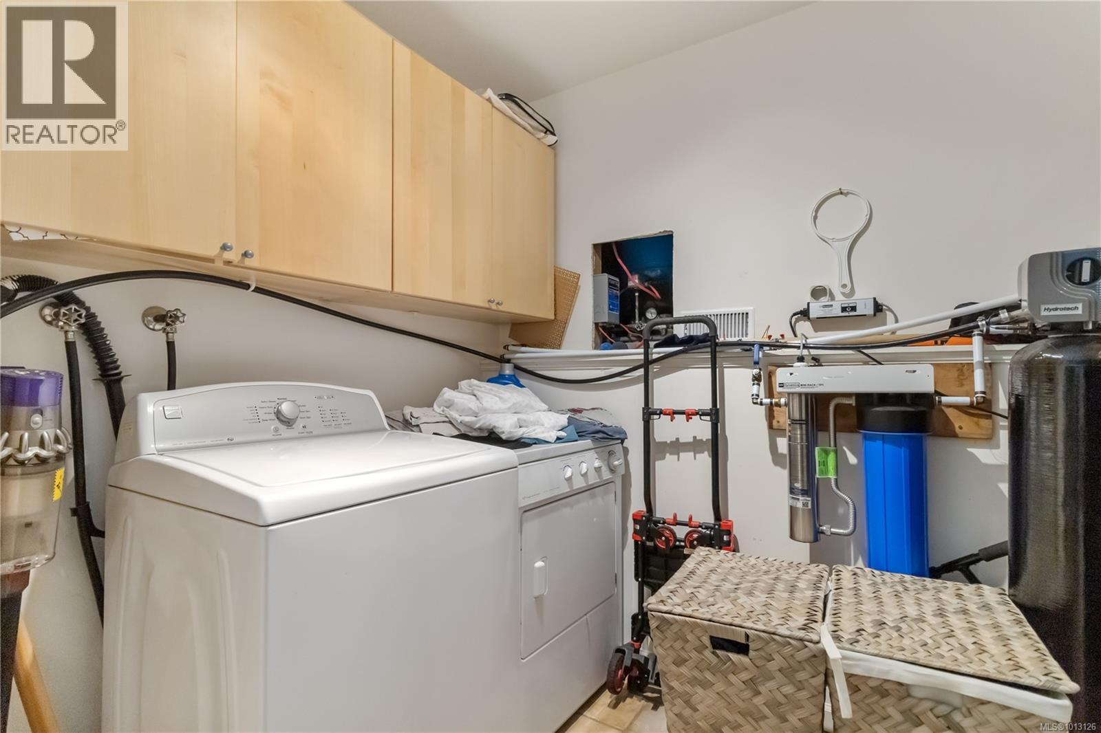  6878 Mark Lane, Central Saanich