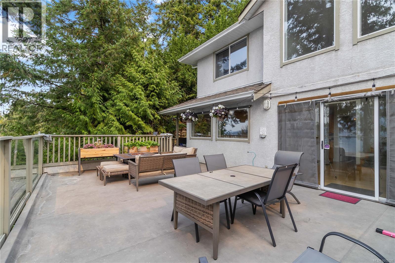  6878 Mark Lane, Central Saanich