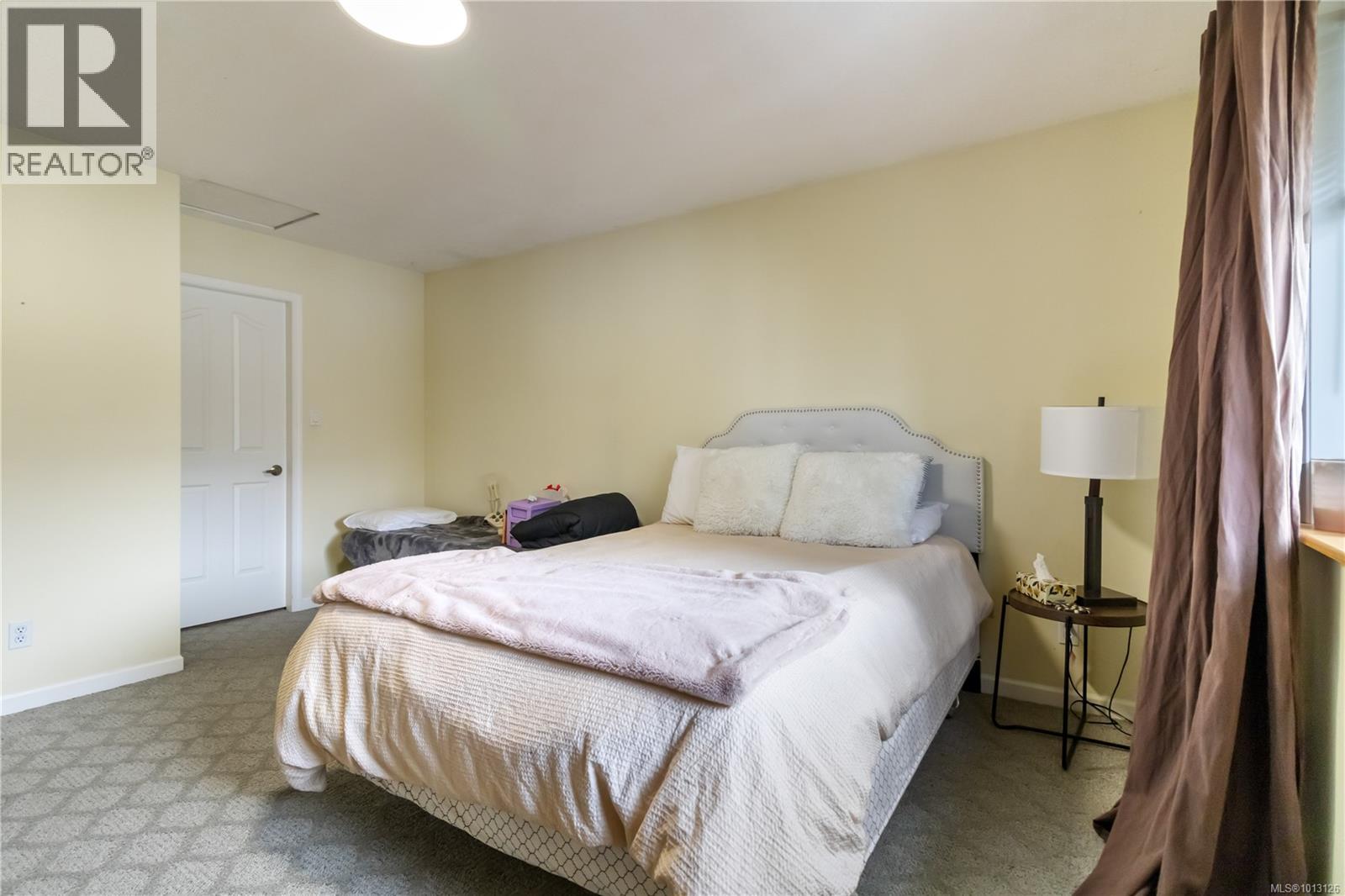  6878 Mark Lane, Central Saanich