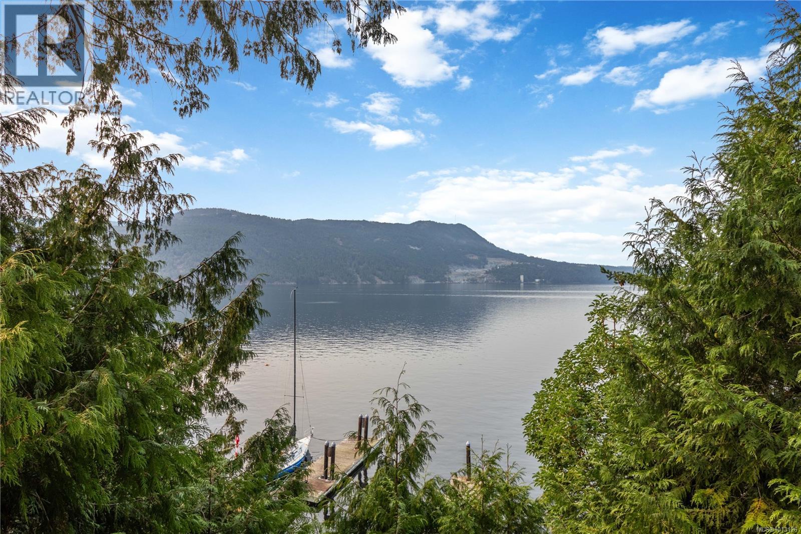  6878 Mark Lane, Central Saanich
