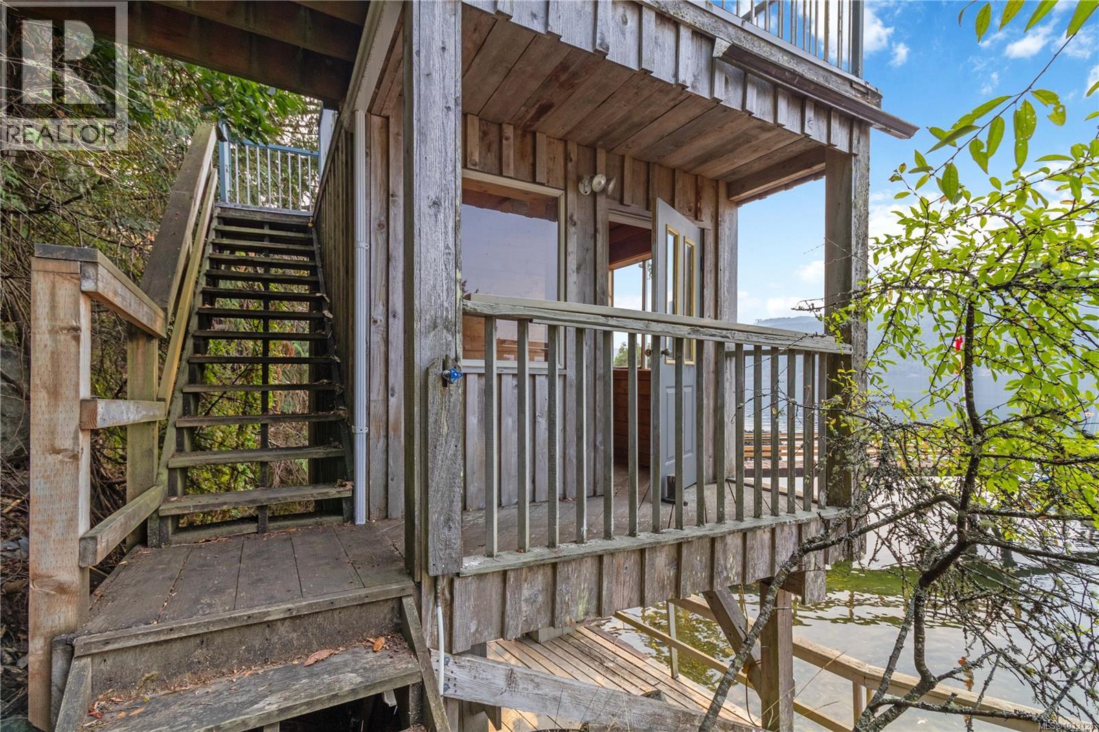  6878 Mark Lane, Central Saanich