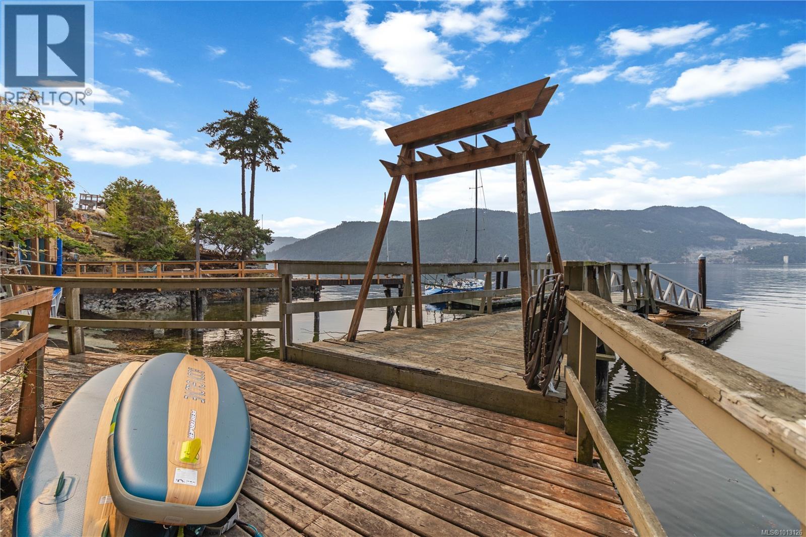  6878 Mark Lane, Central Saanich