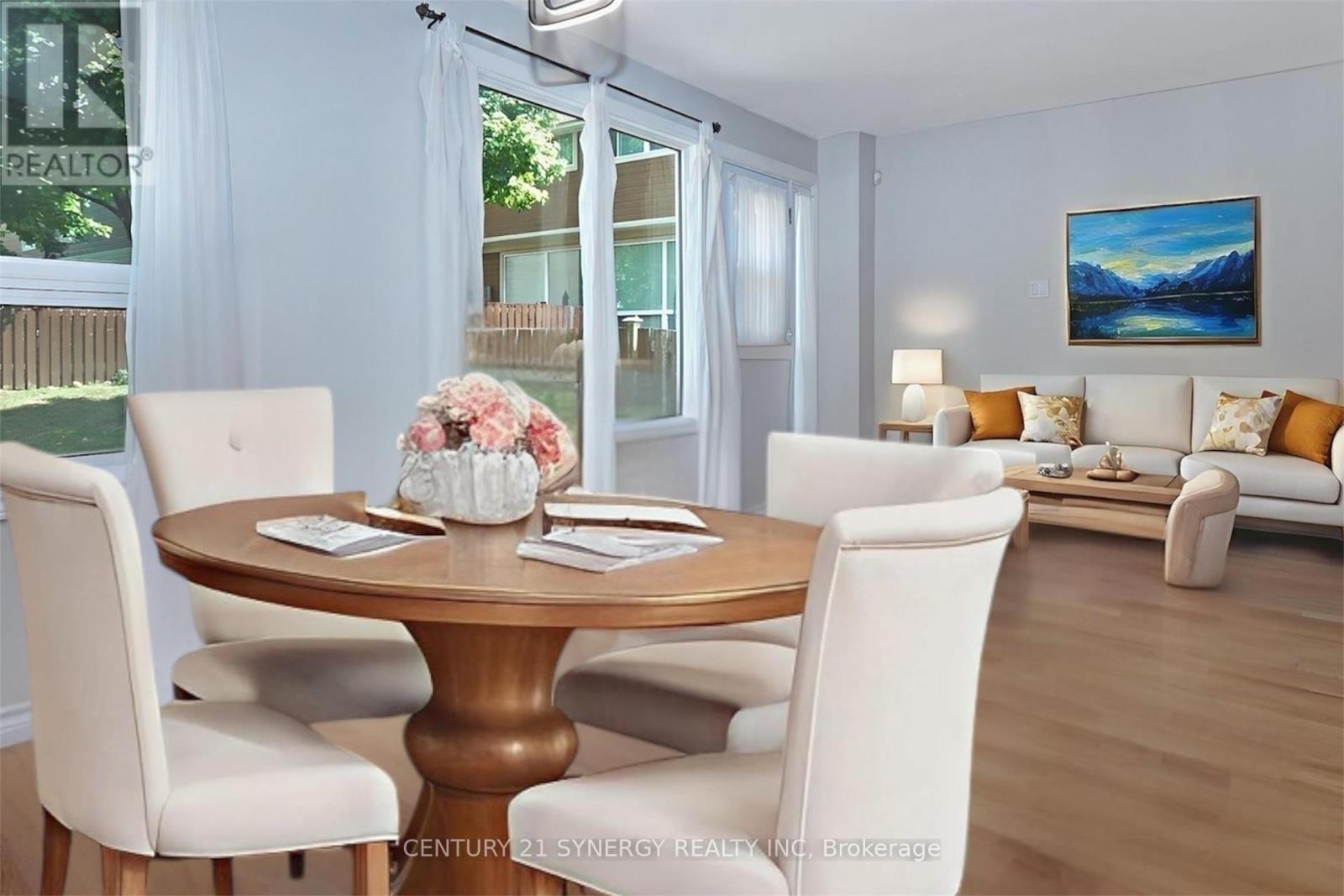 Dining room - Photo Virtually Staged
