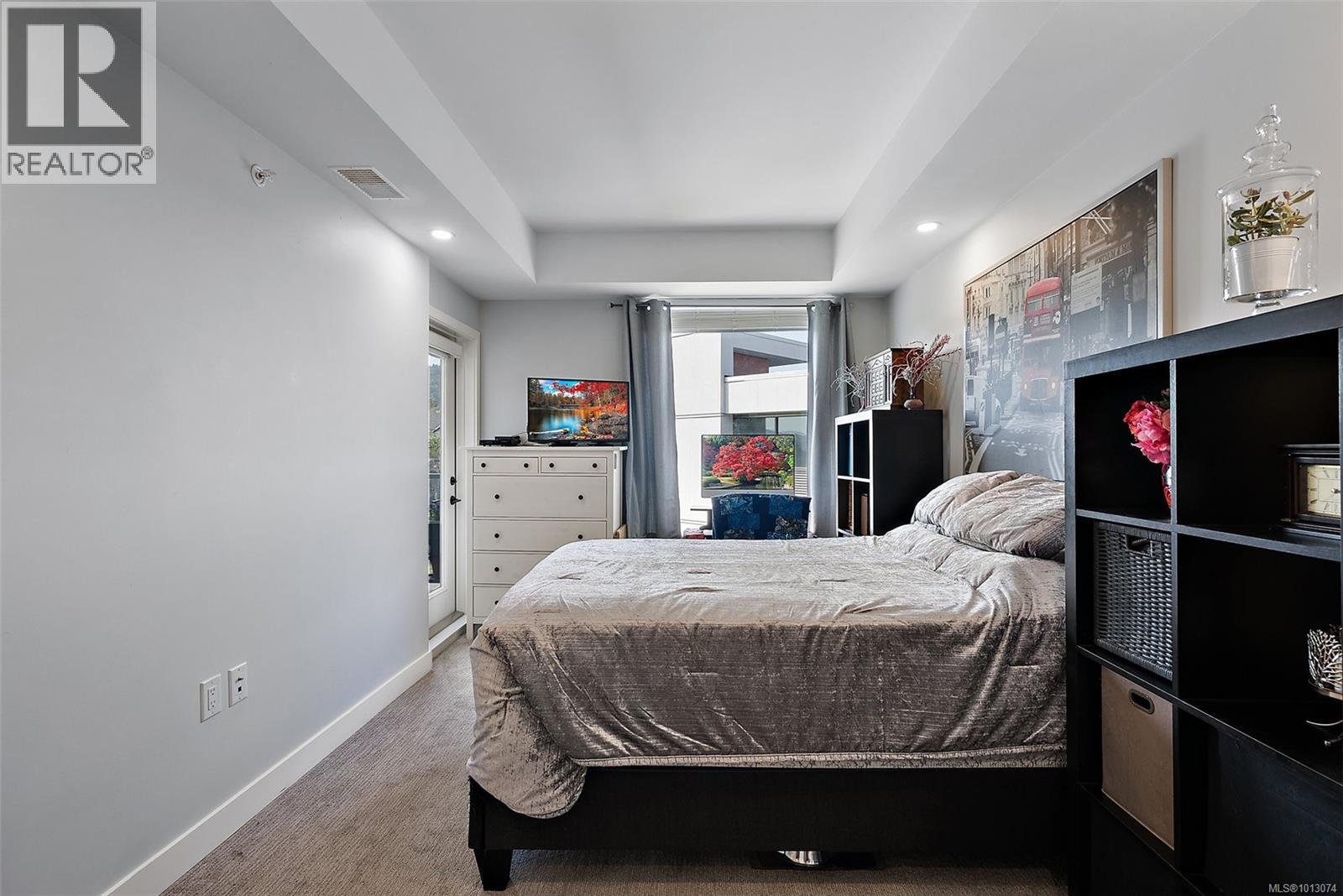 303 950 Whirlaway Crescent, Langford