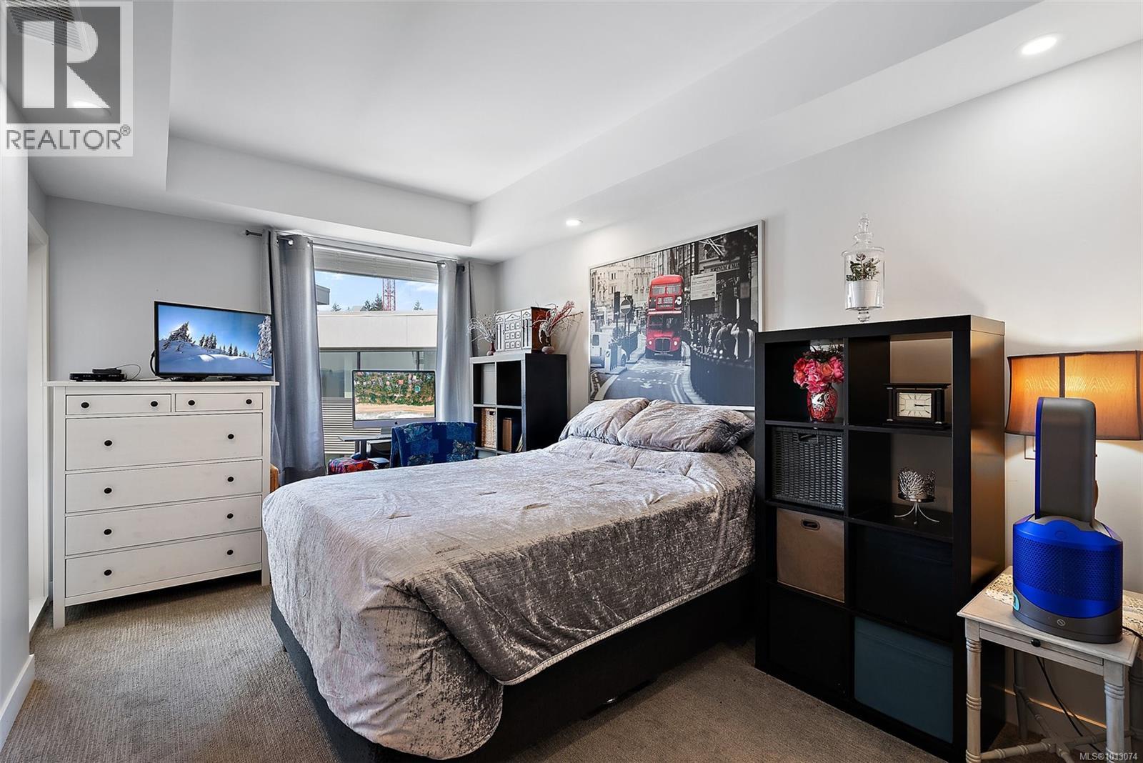 303 950 Whirlaway Crescent, Langford