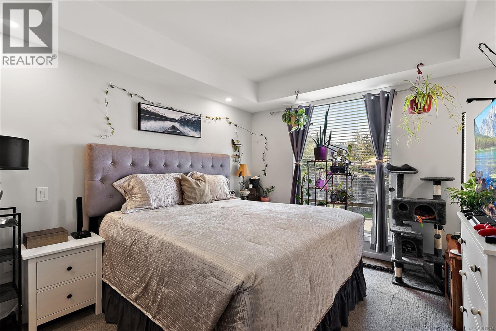 303 950 Whirlaway Crescent, Langford