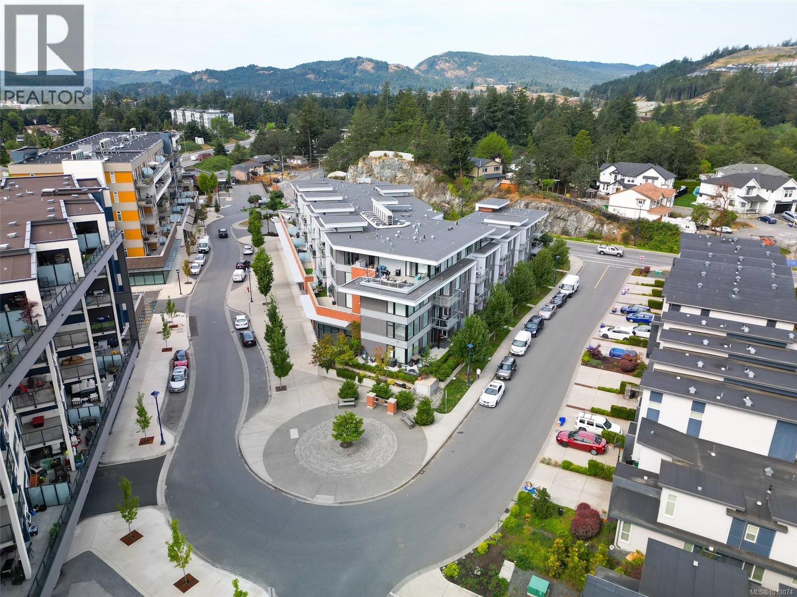 303 950 Whirlaway Crescent, Langford