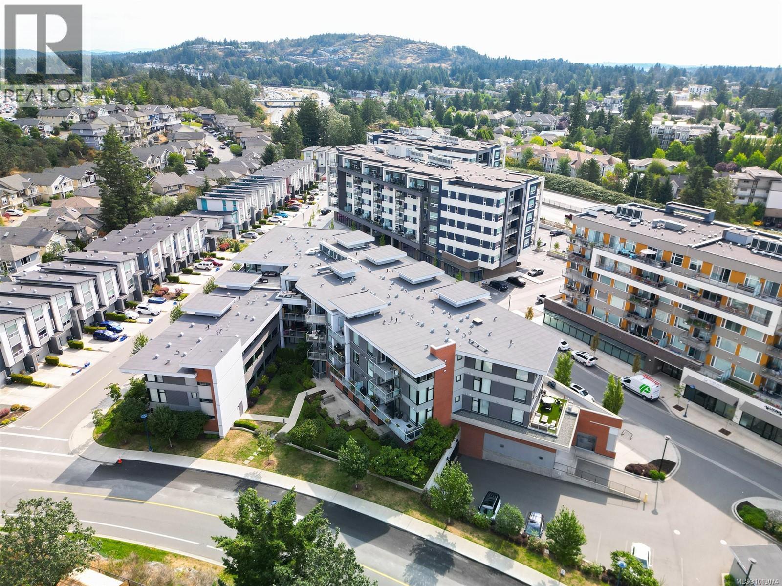 303 950 Whirlaway Crescent, Langford