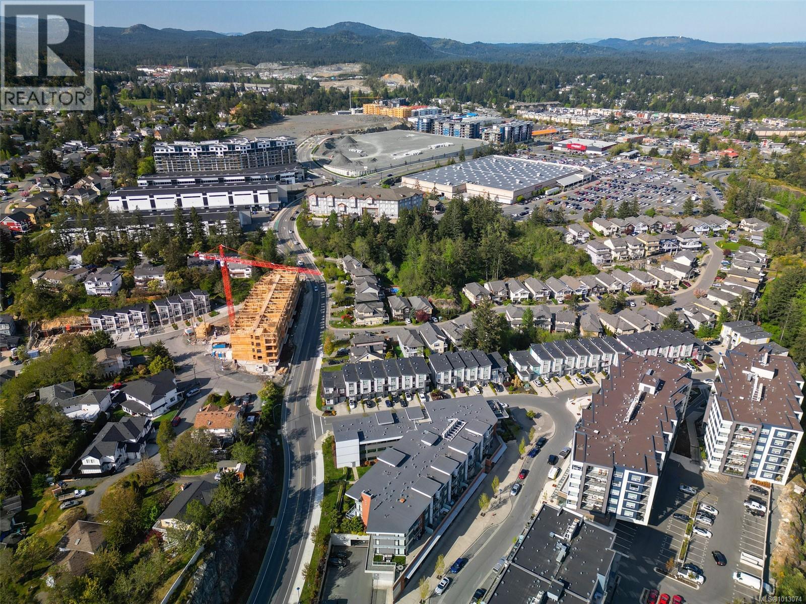 303 950 Whirlaway Crescent, Langford