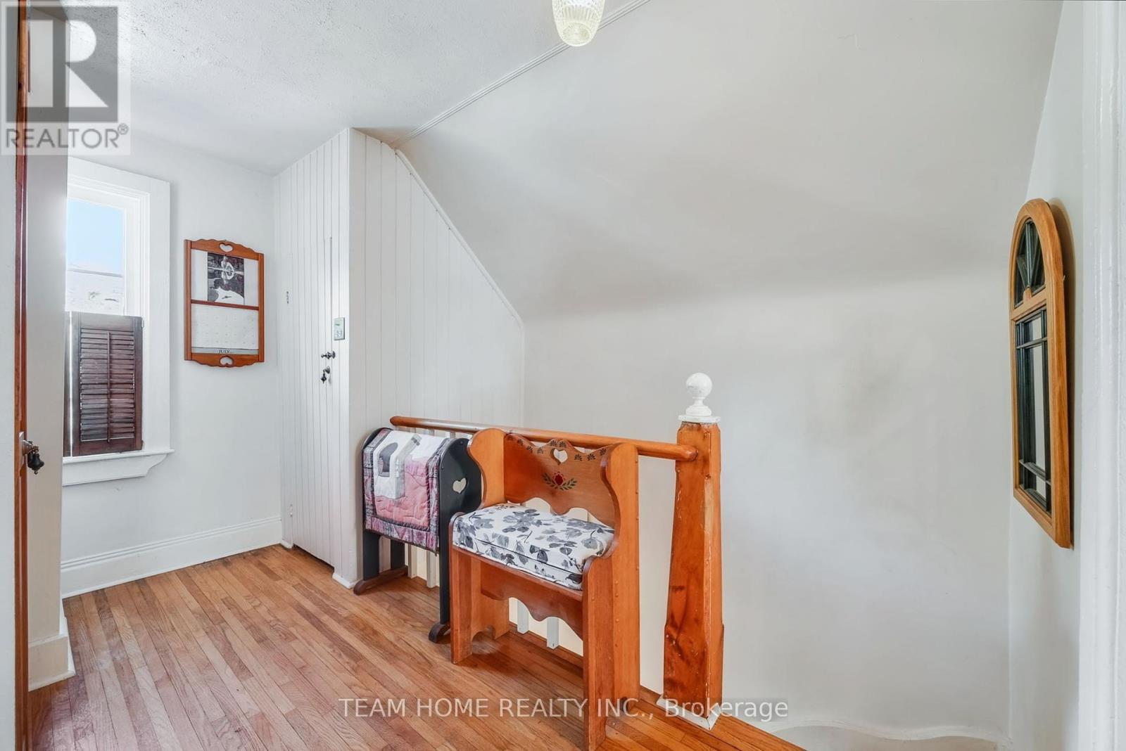 3 DUNDAS STREET E - 11