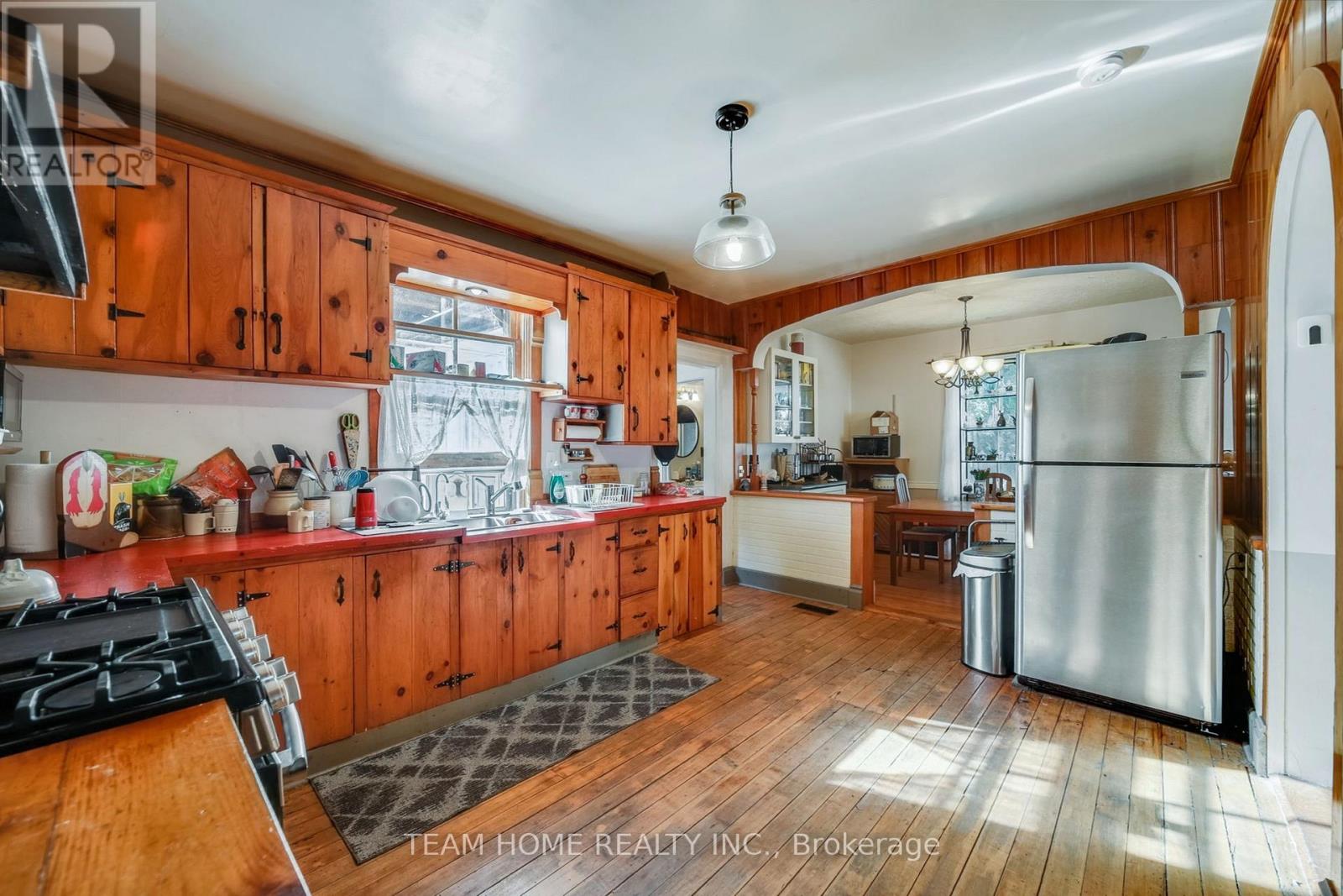 3 DUNDAS STREET E - 16