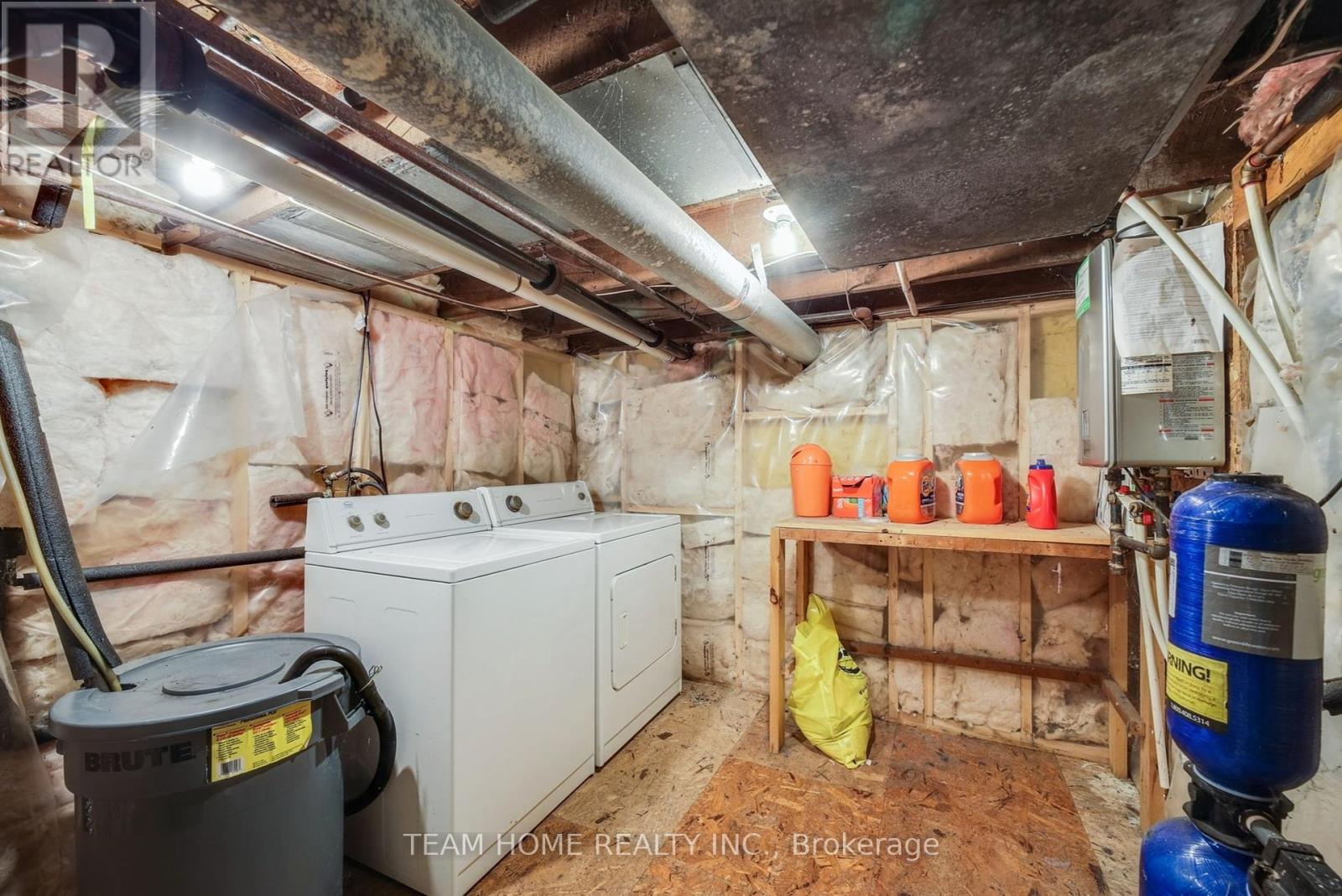 3 DUNDAS STREET E - 29