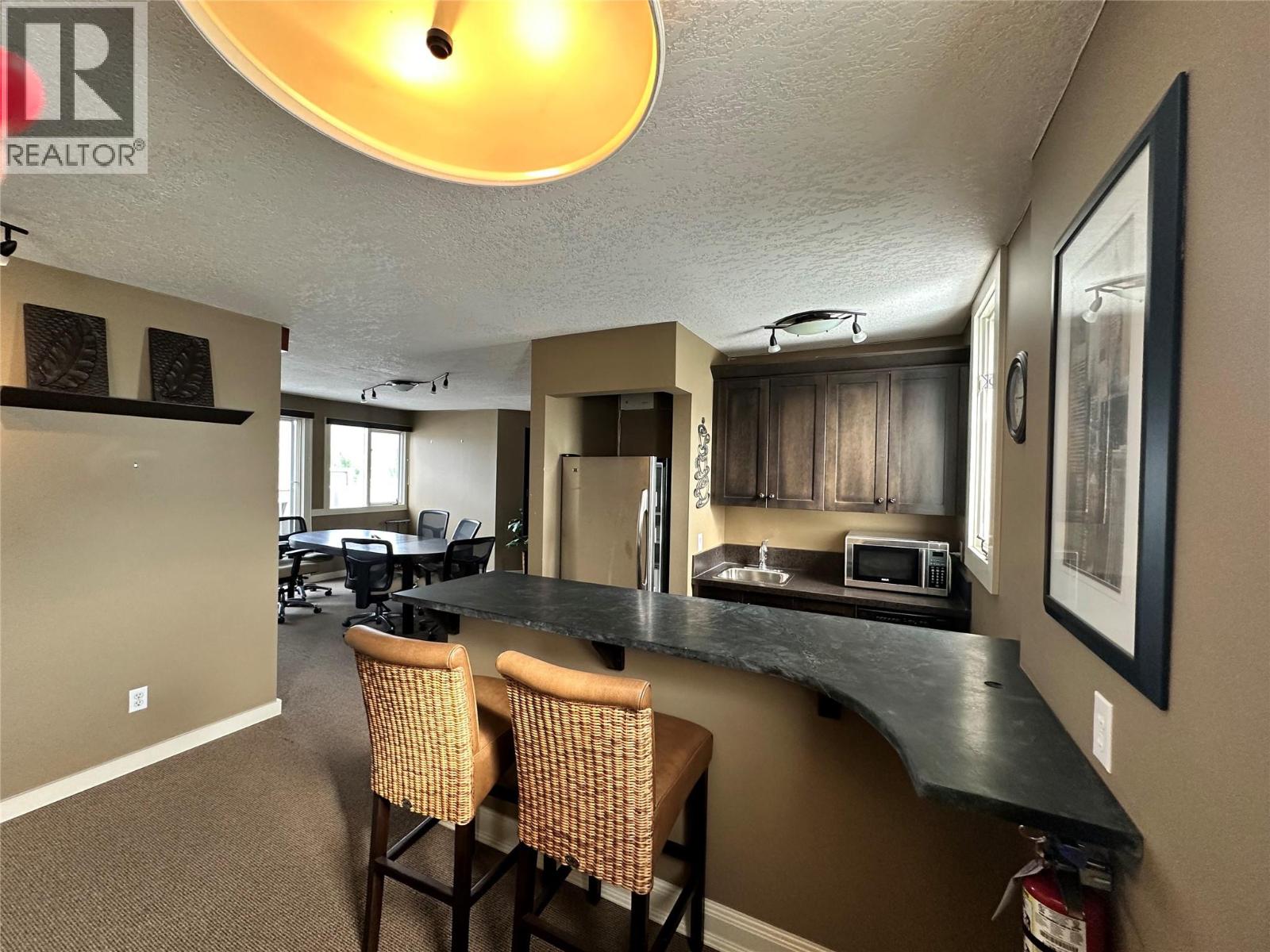 300 1460 Pandosy Street, Kelowna