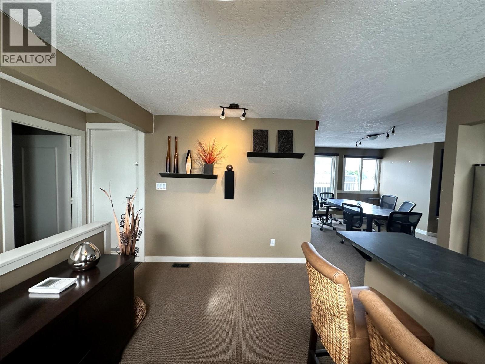 300 1460 Pandosy Street, Kelowna