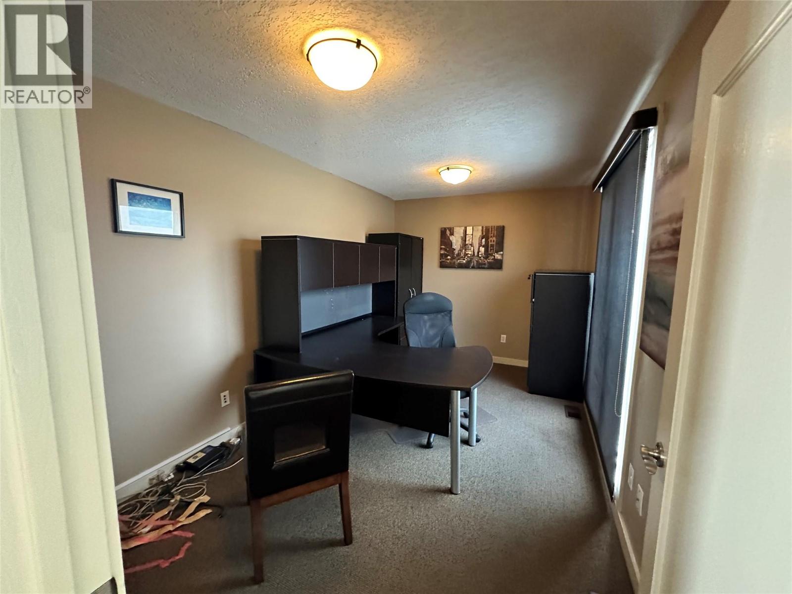 300 1460 Pandosy Street, Kelowna