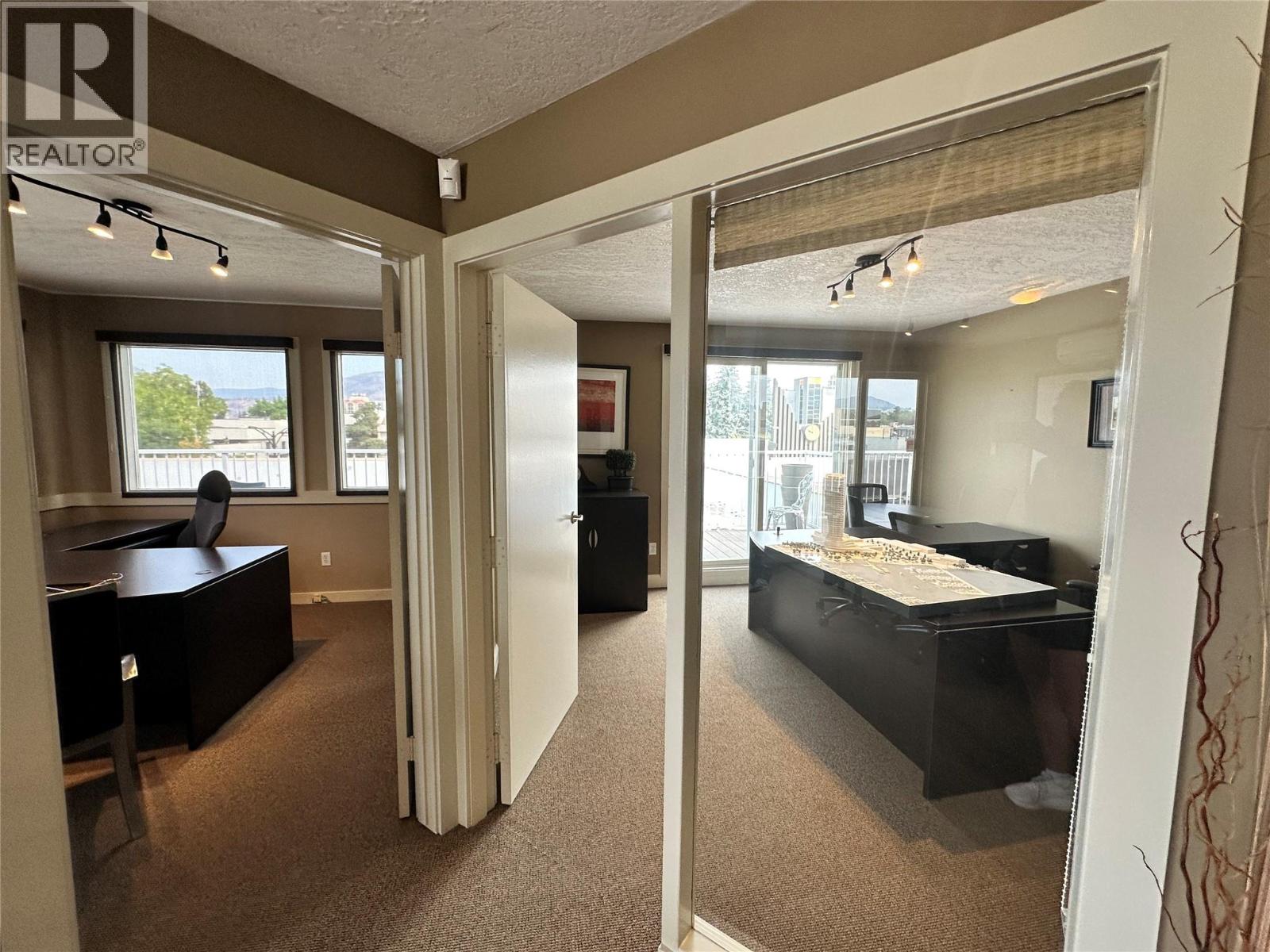 300 1460 Pandosy Street, Kelowna