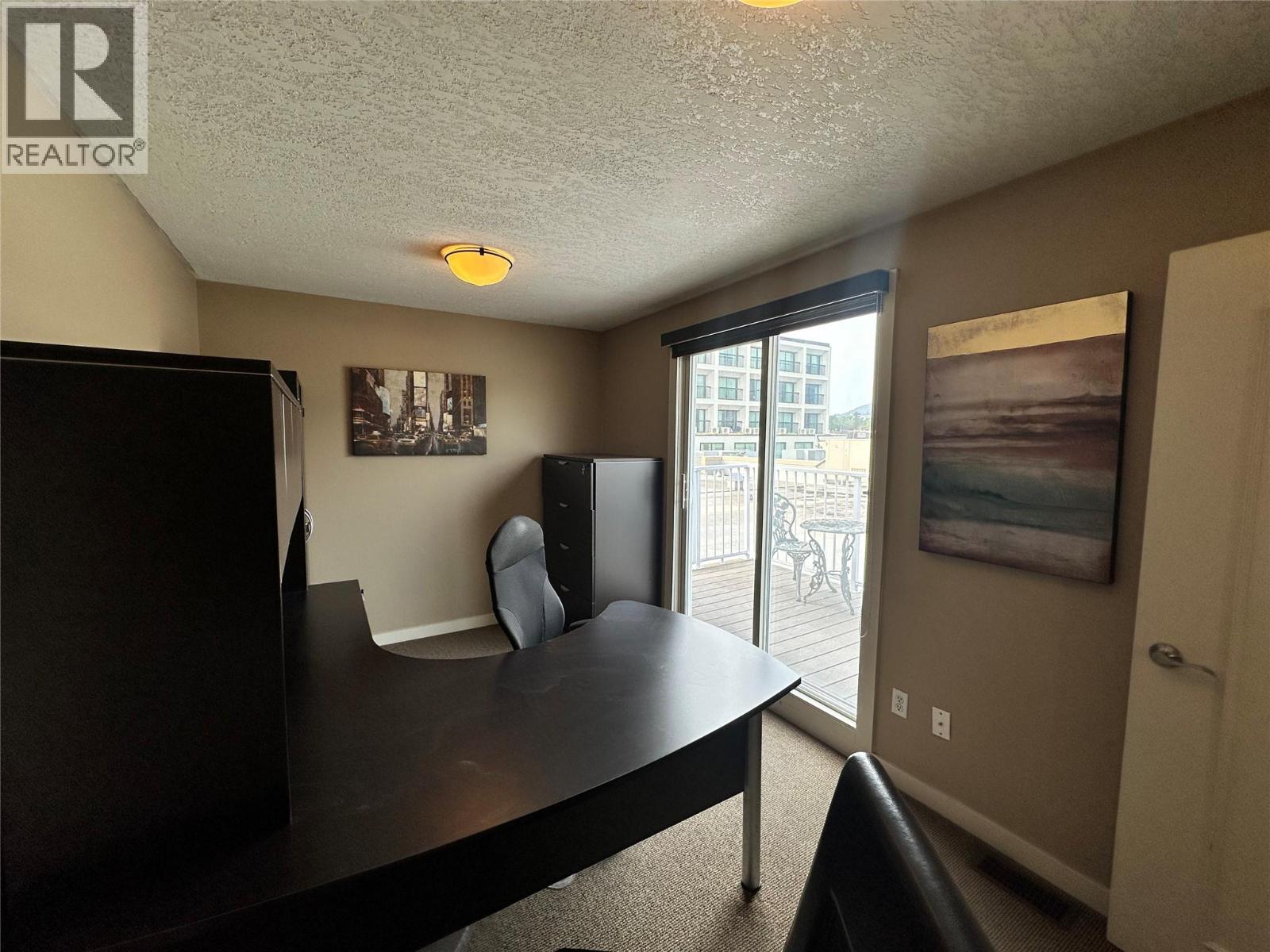 300 1460 Pandosy Street, Kelowna