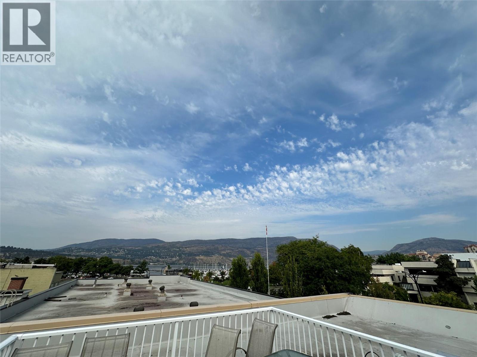 300 1460 Pandosy Street, Kelowna