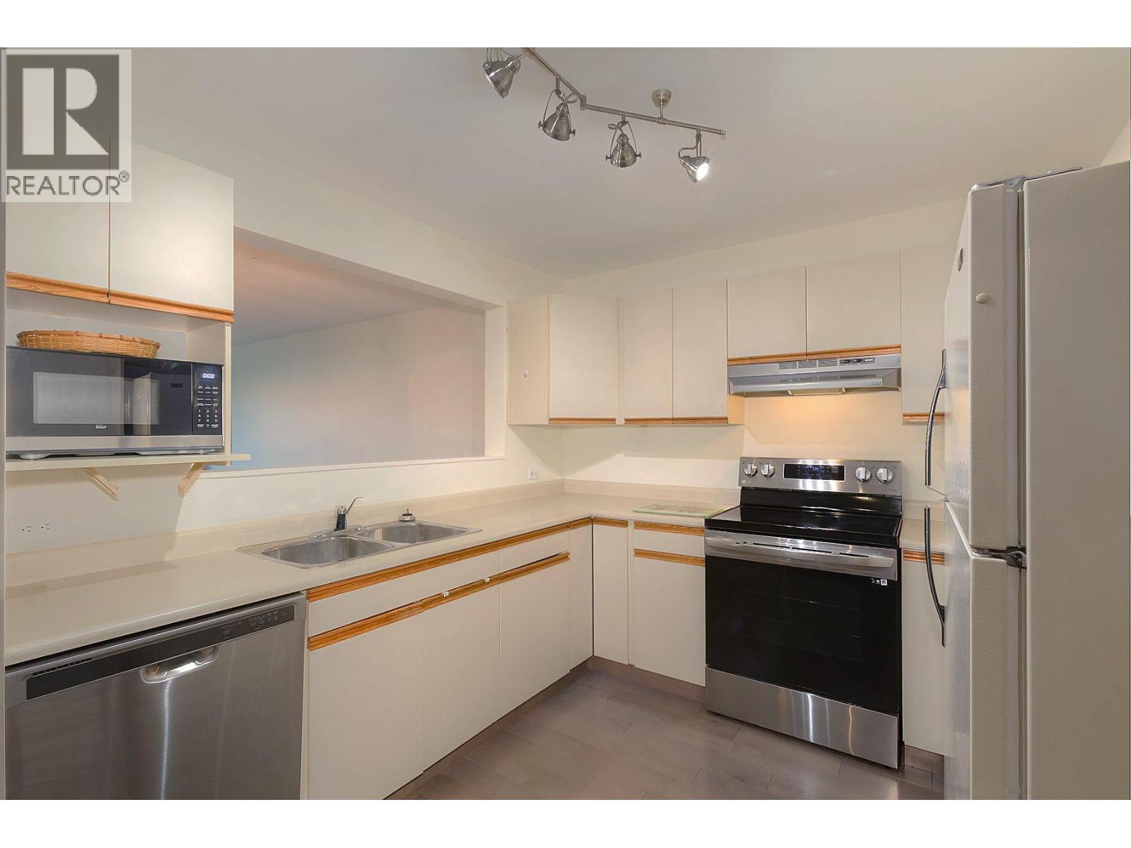 152 1045 Sutherland Avenue, Kelowna