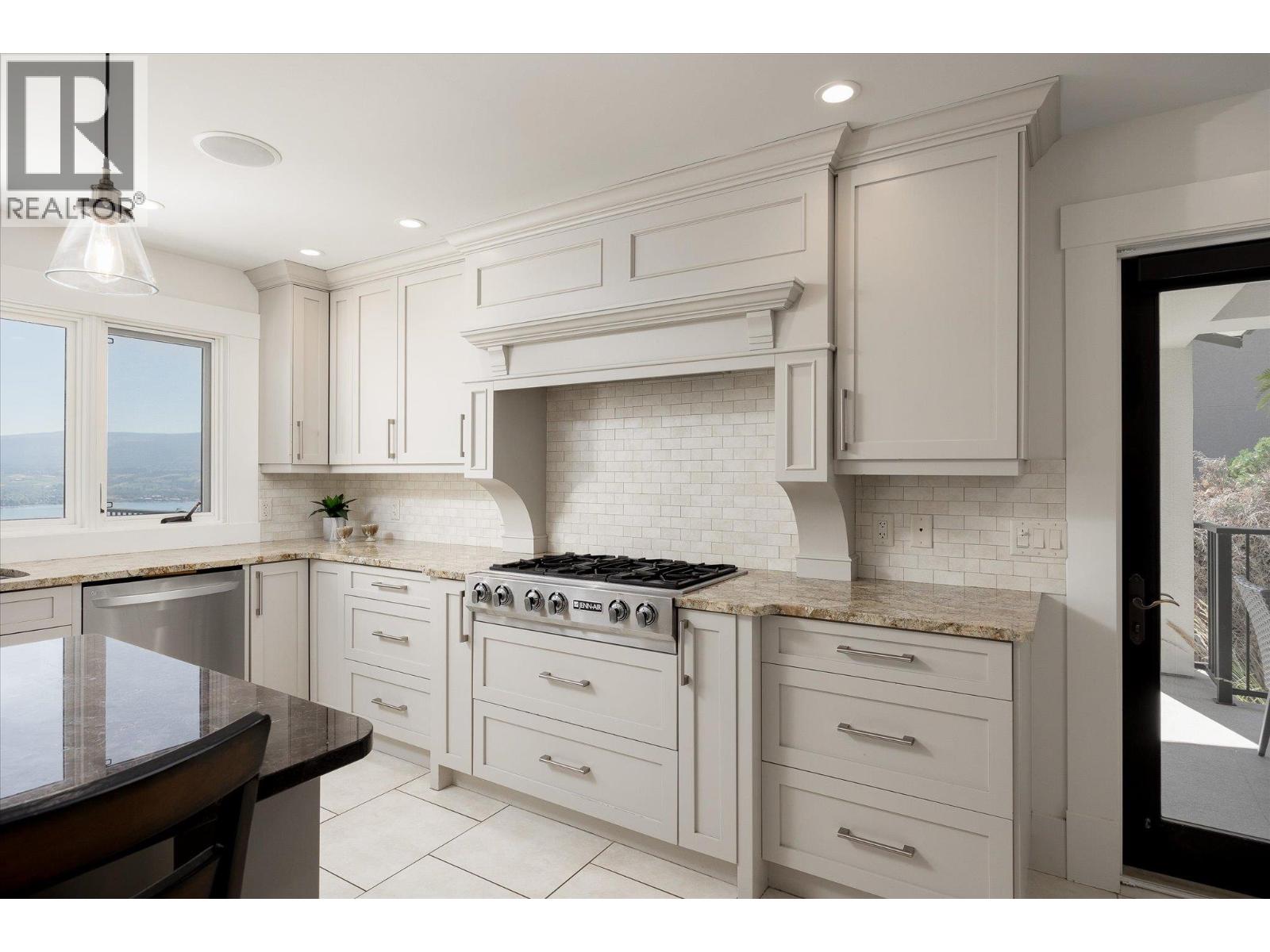  2523 Hillsborough Road, West Kelowna