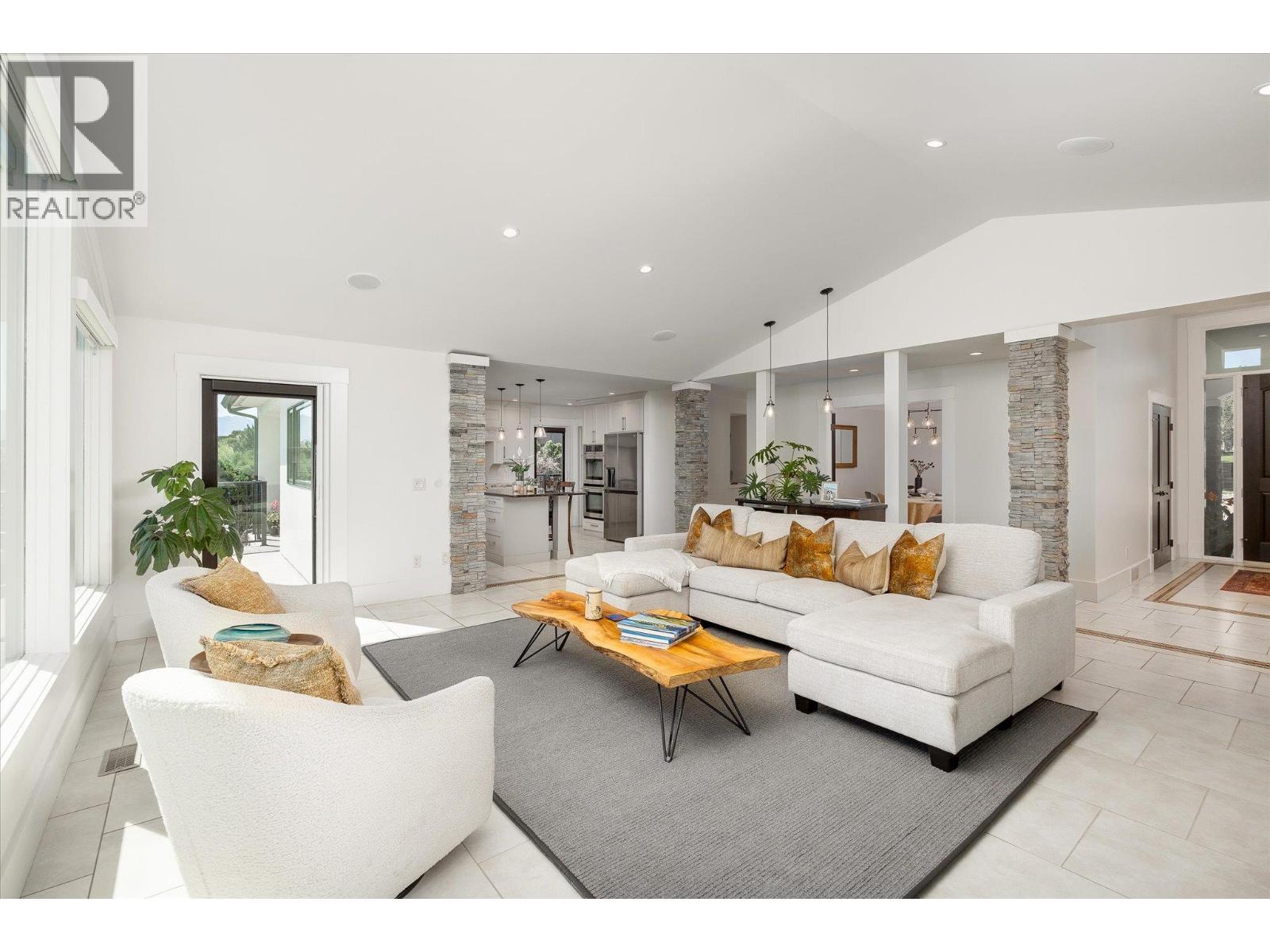  2523 Hillsborough Road, West Kelowna