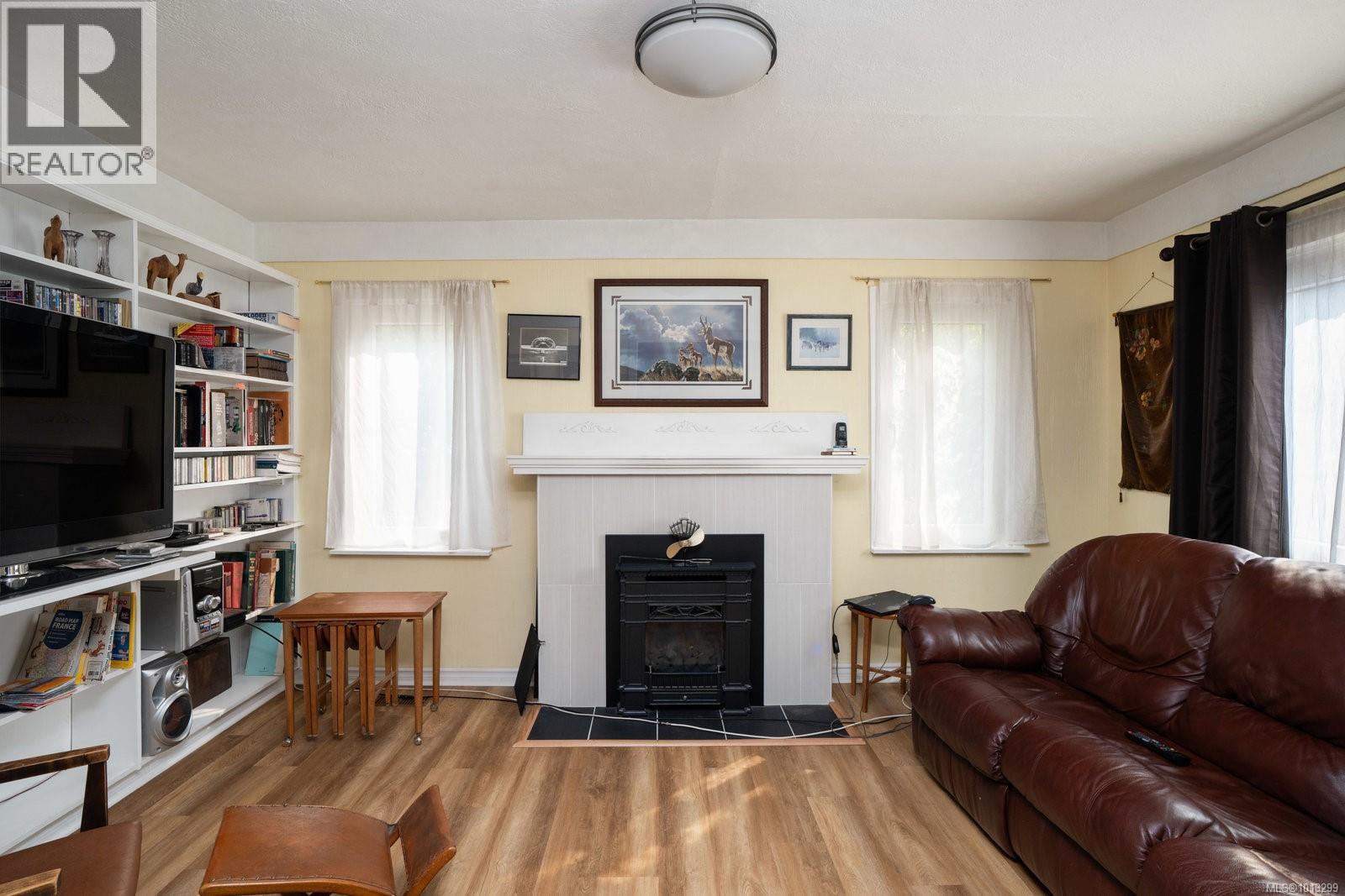  1256 Walnut Street, Victoria
