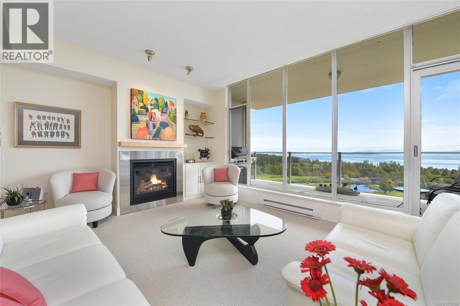 502 748 Sayward Hill Terr, Saanich