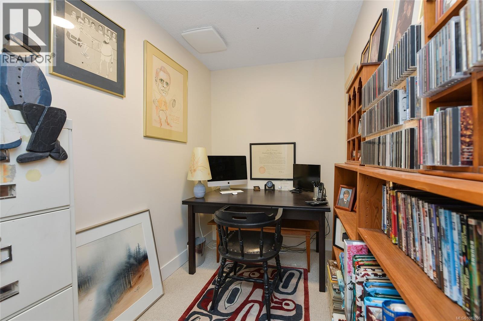 502 748 Sayward Hill Terr, Saanich