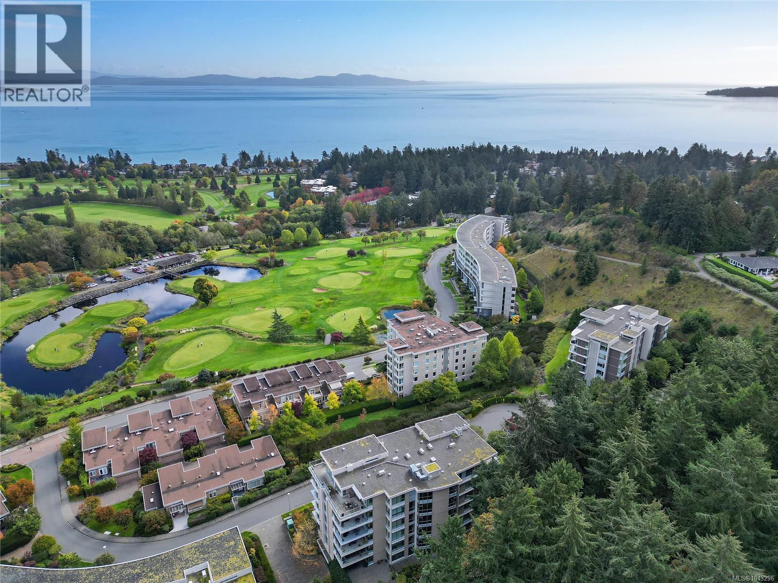 502 748 Sayward Hill Terr, Saanich