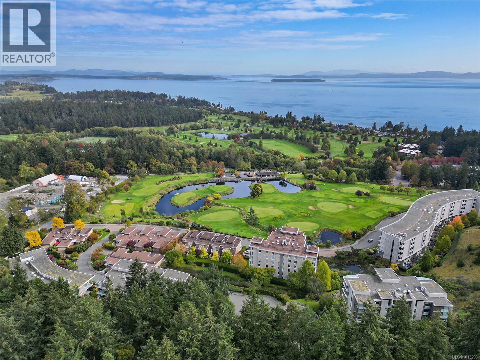 502 748 Sayward Hill Terr, Saanich
