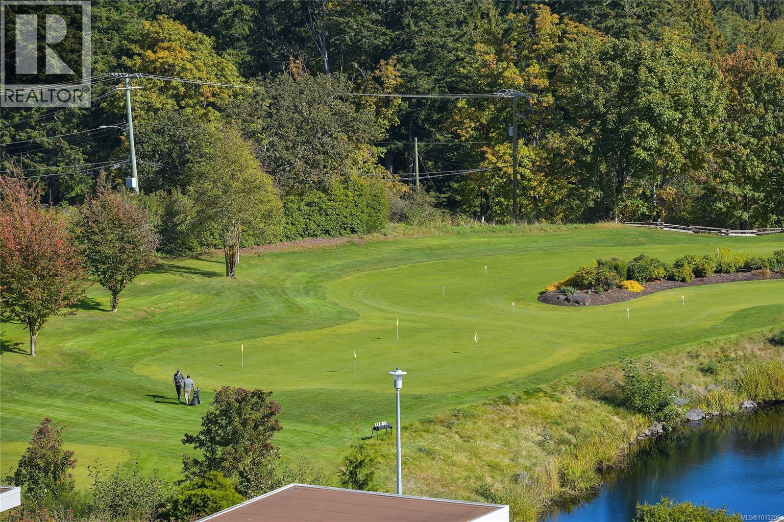 502 748 Sayward Hill Terr, Saanich