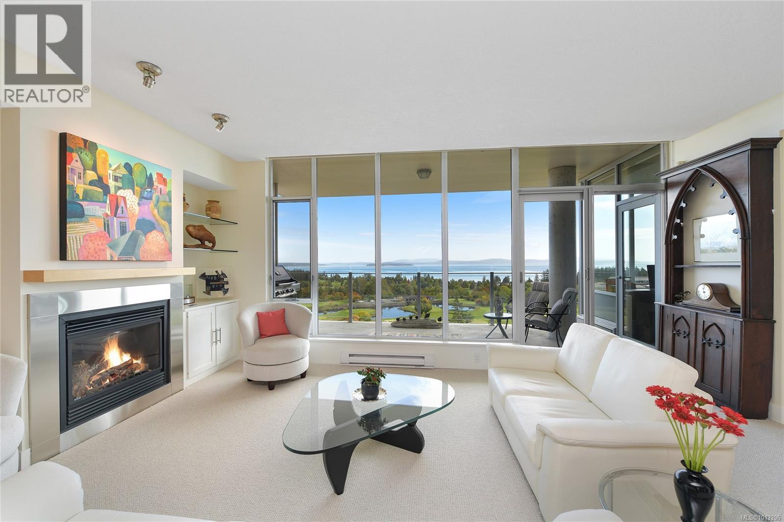 502 748 Sayward Hill Terr, Saanich