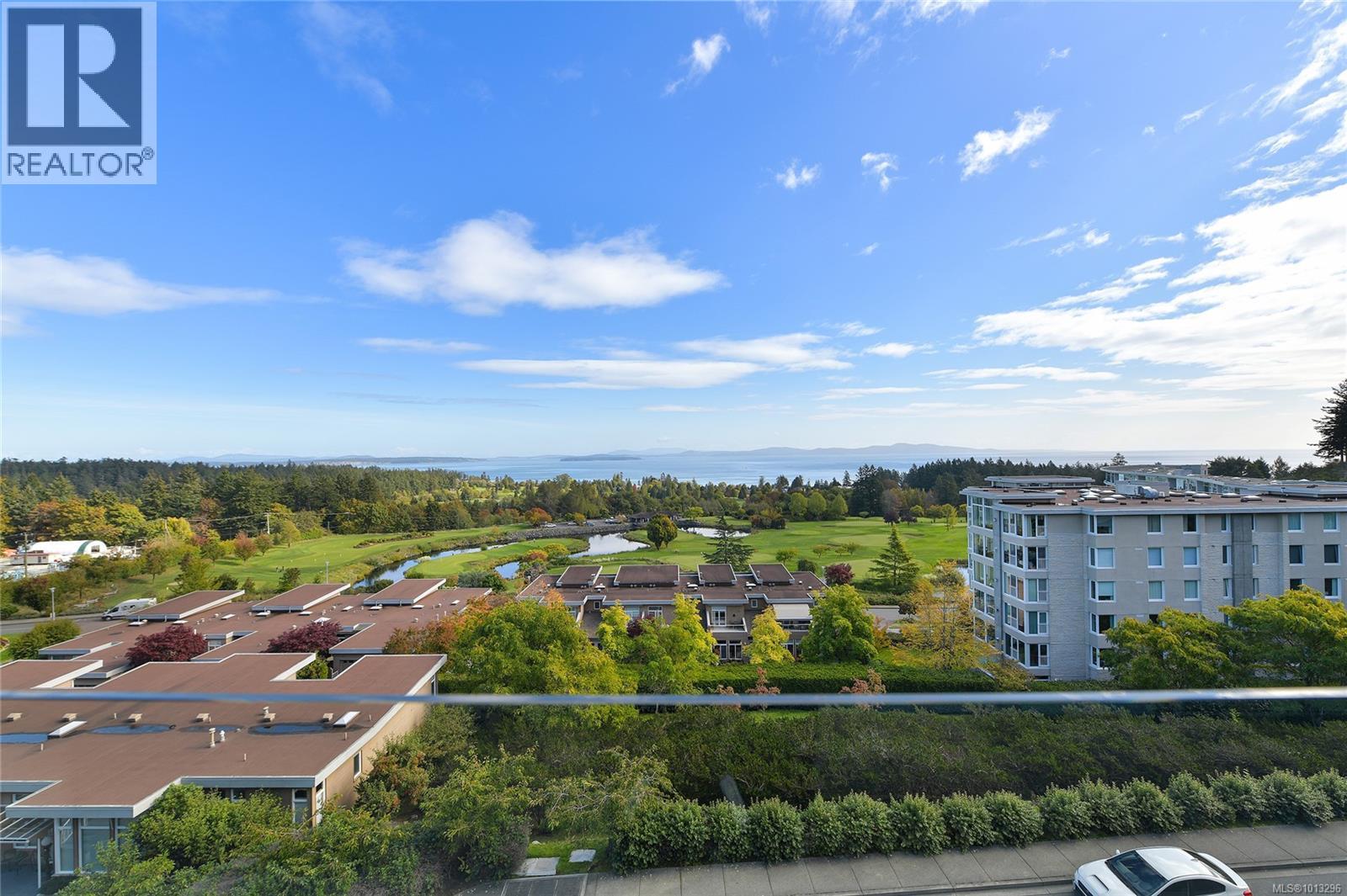 502 748 Sayward Hill Terr, Saanich