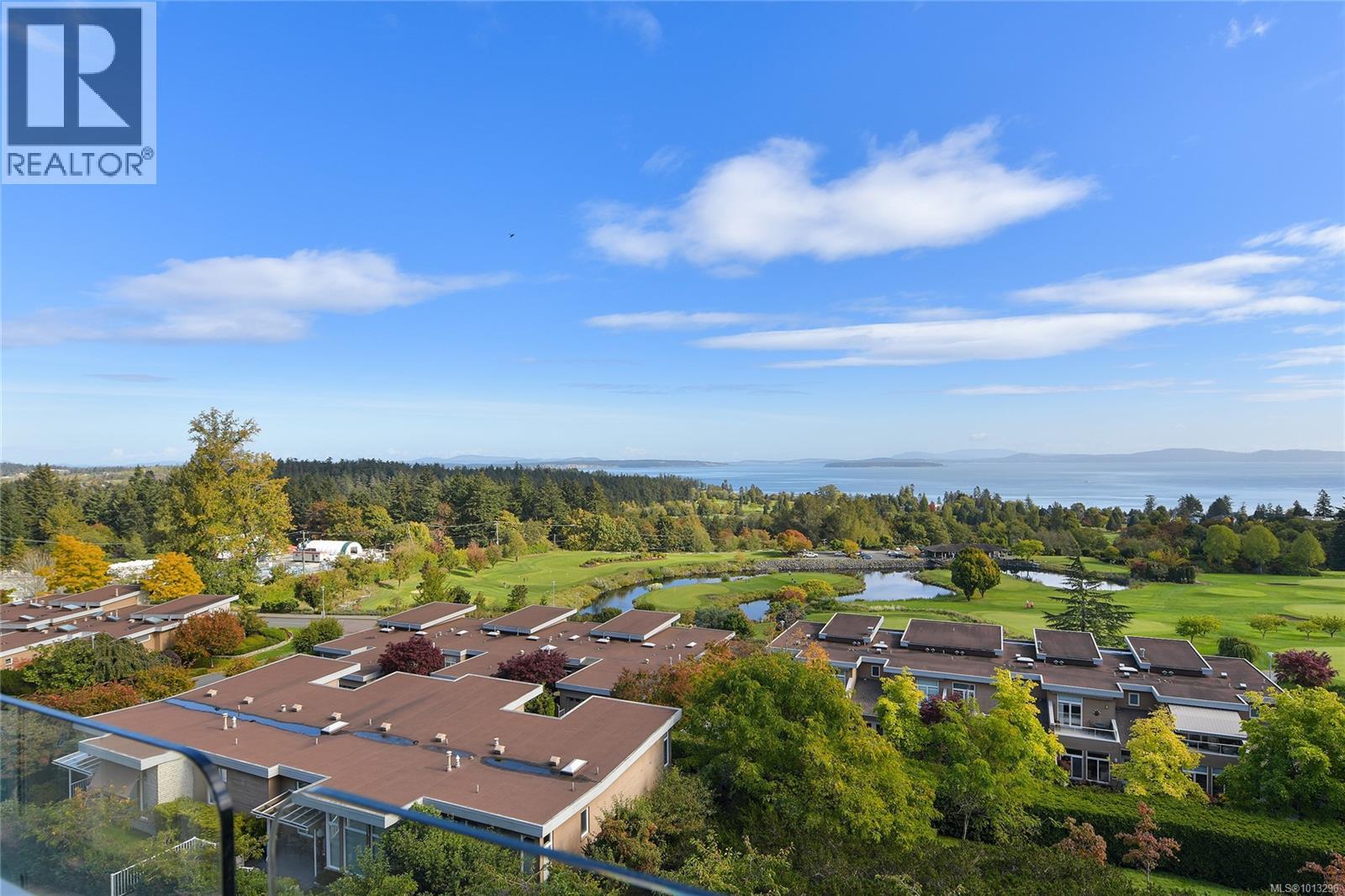 502 748 Sayward Hill Terr, Saanich