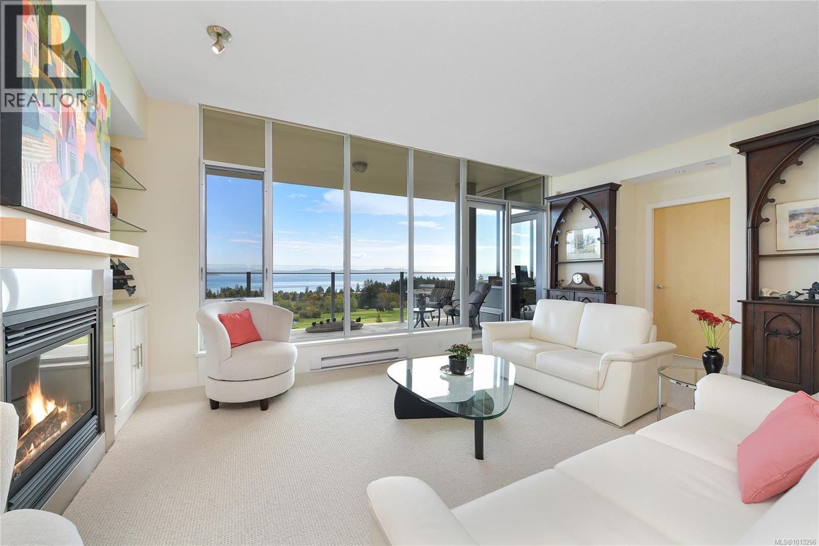 502 748 Sayward Hill Terr, Saanich