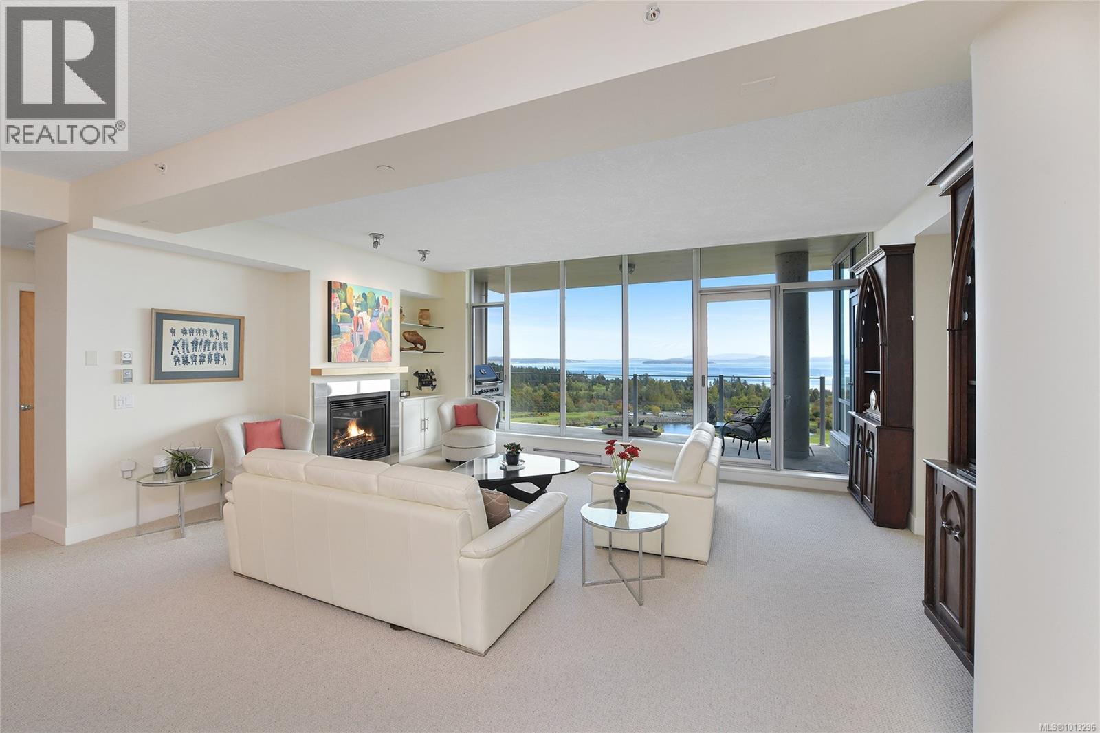 502 748 Sayward Hill Terr, Saanich