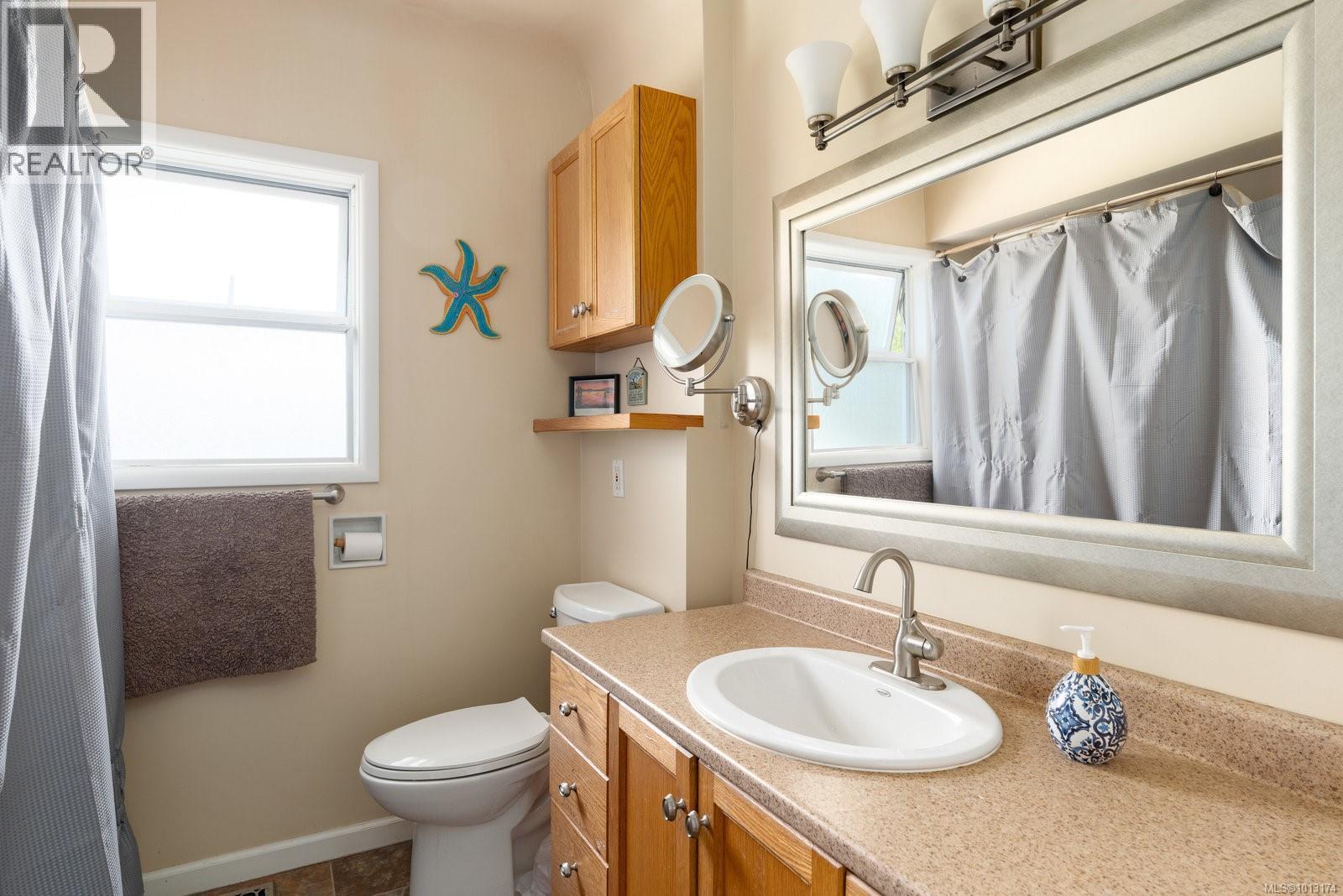  582 Baxter Avenue, Saanich