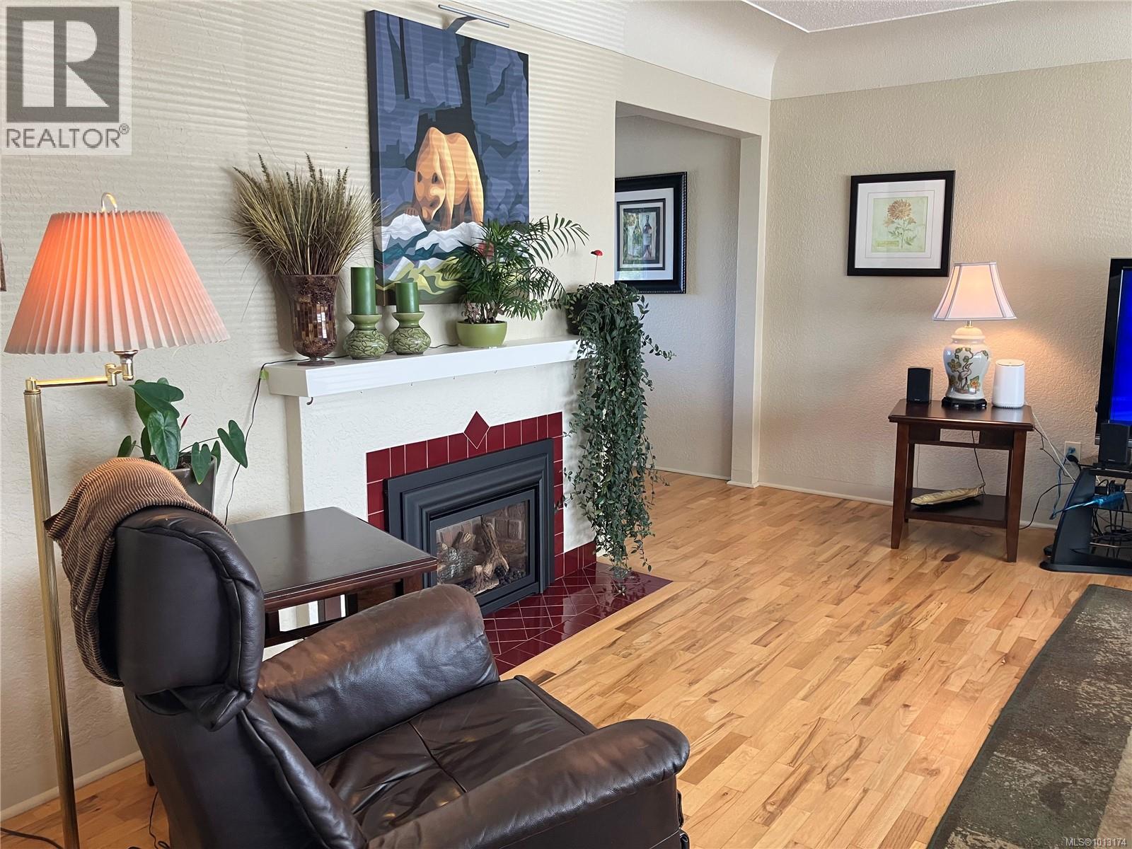  582 Baxter Avenue, Saanich