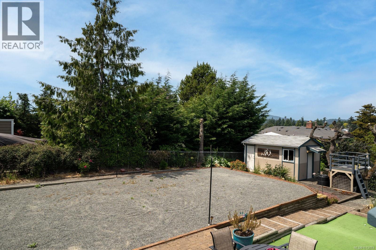  582 Baxter Avenue, Saanich