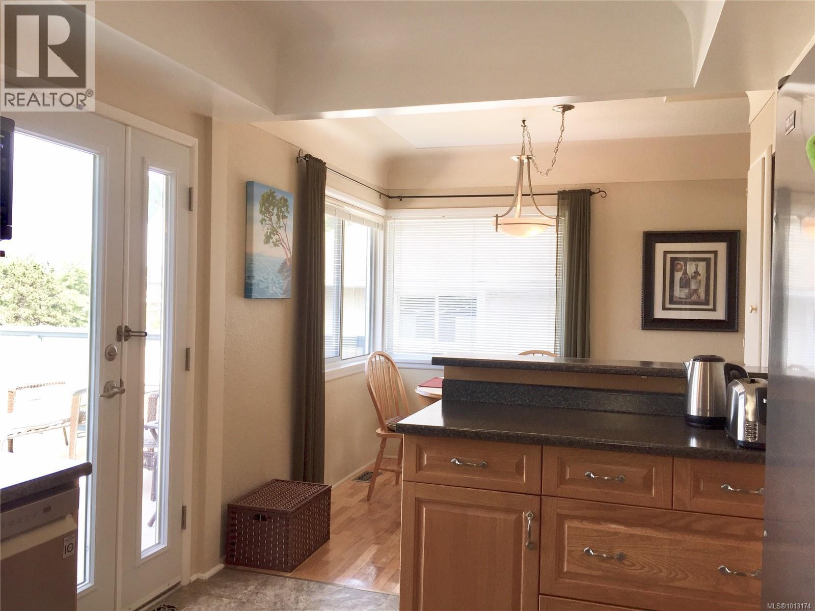  582 Baxter Avenue, Saanich