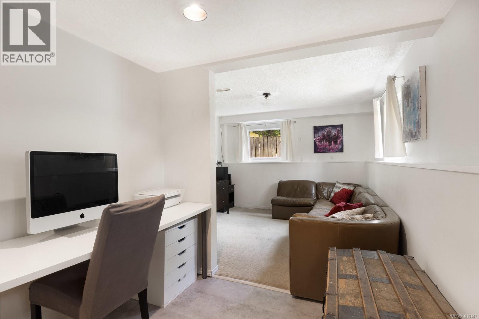  2571 Heron Street, Oak Bay
