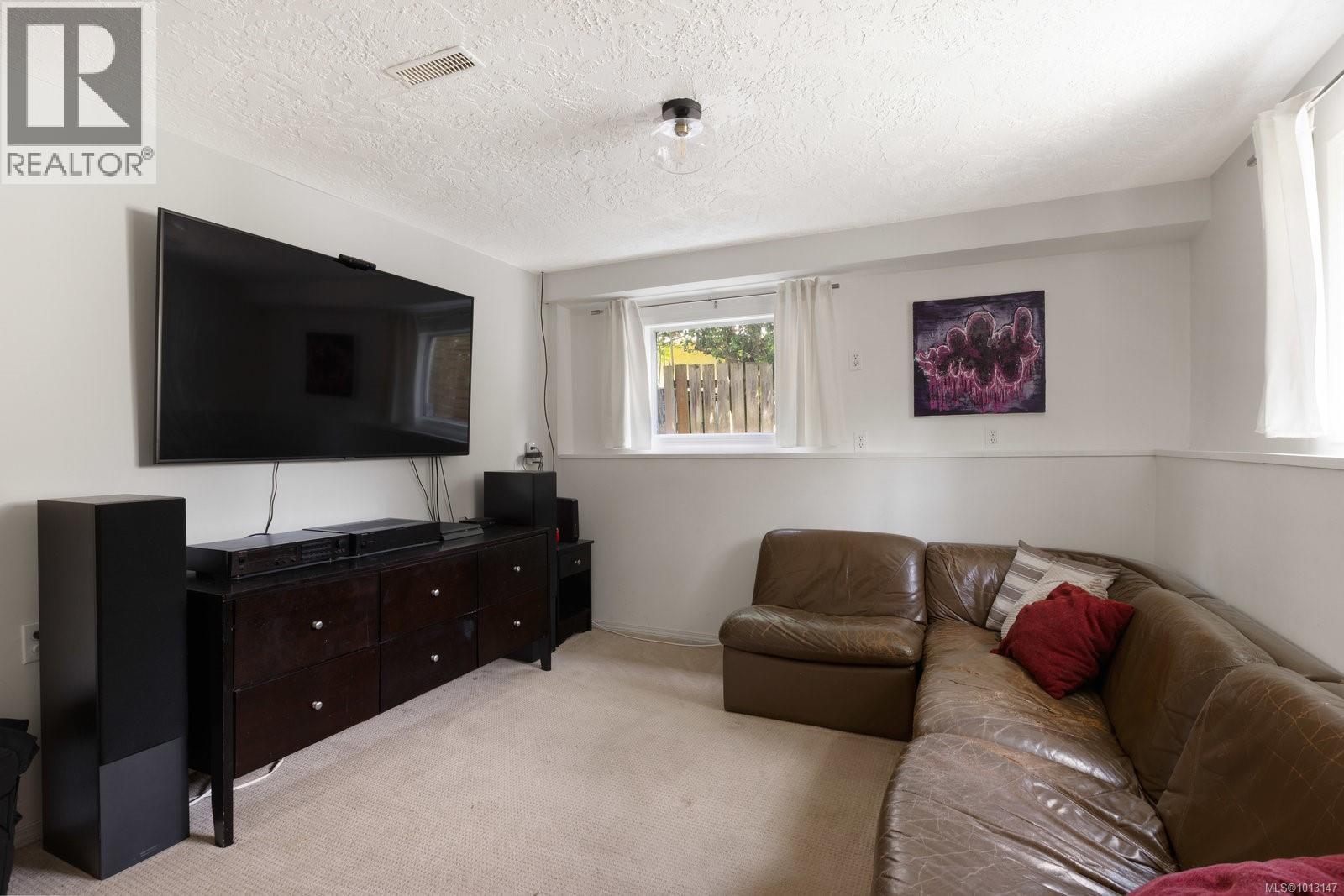  2571 Heron Street, Oak Bay