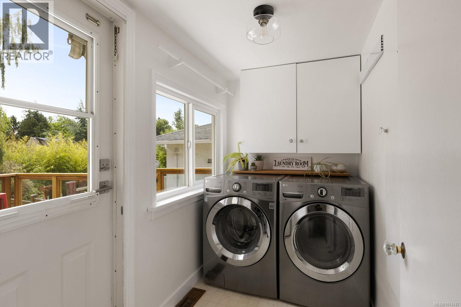  2571 Heron Street, Oak Bay