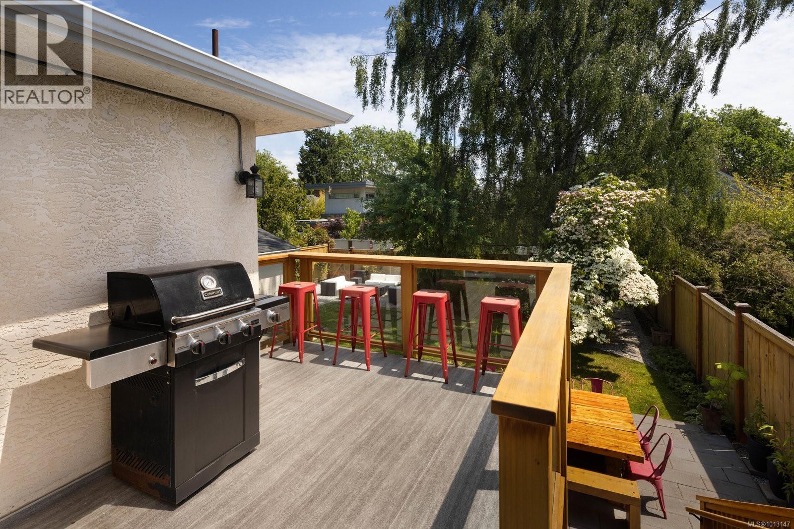  2571 Heron Street, Oak Bay