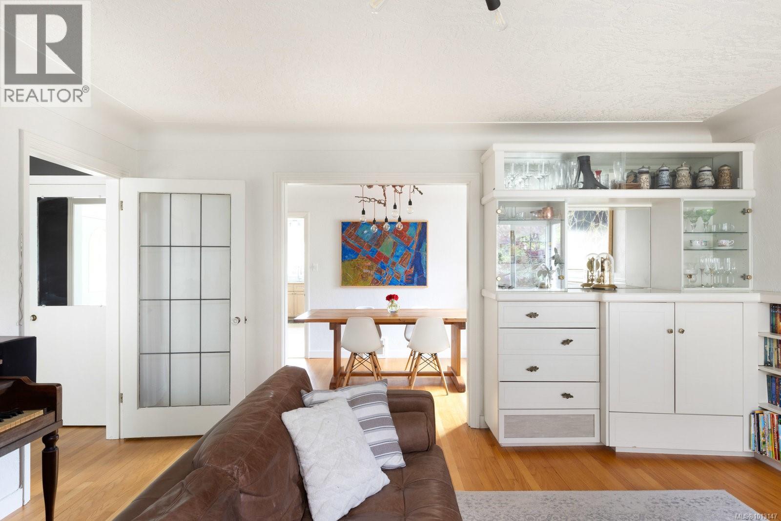  2571 Heron Street, Oak Bay