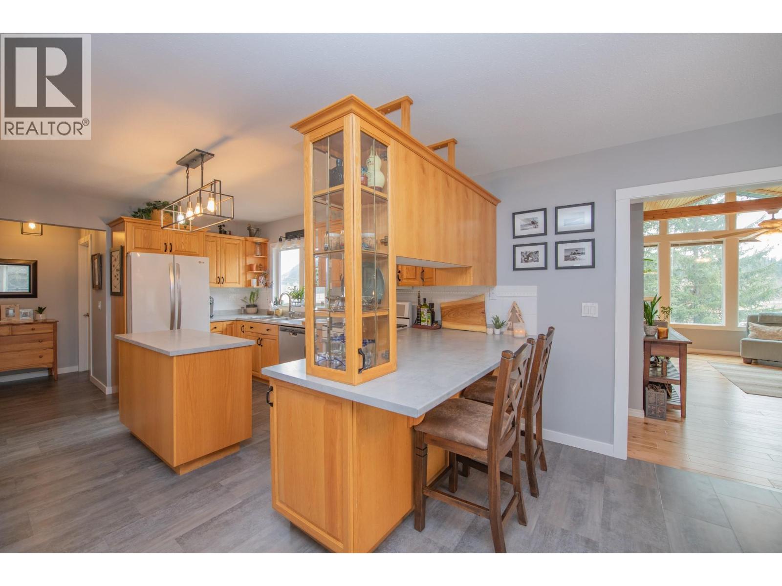 2506 Shuswap Avenue - 10
