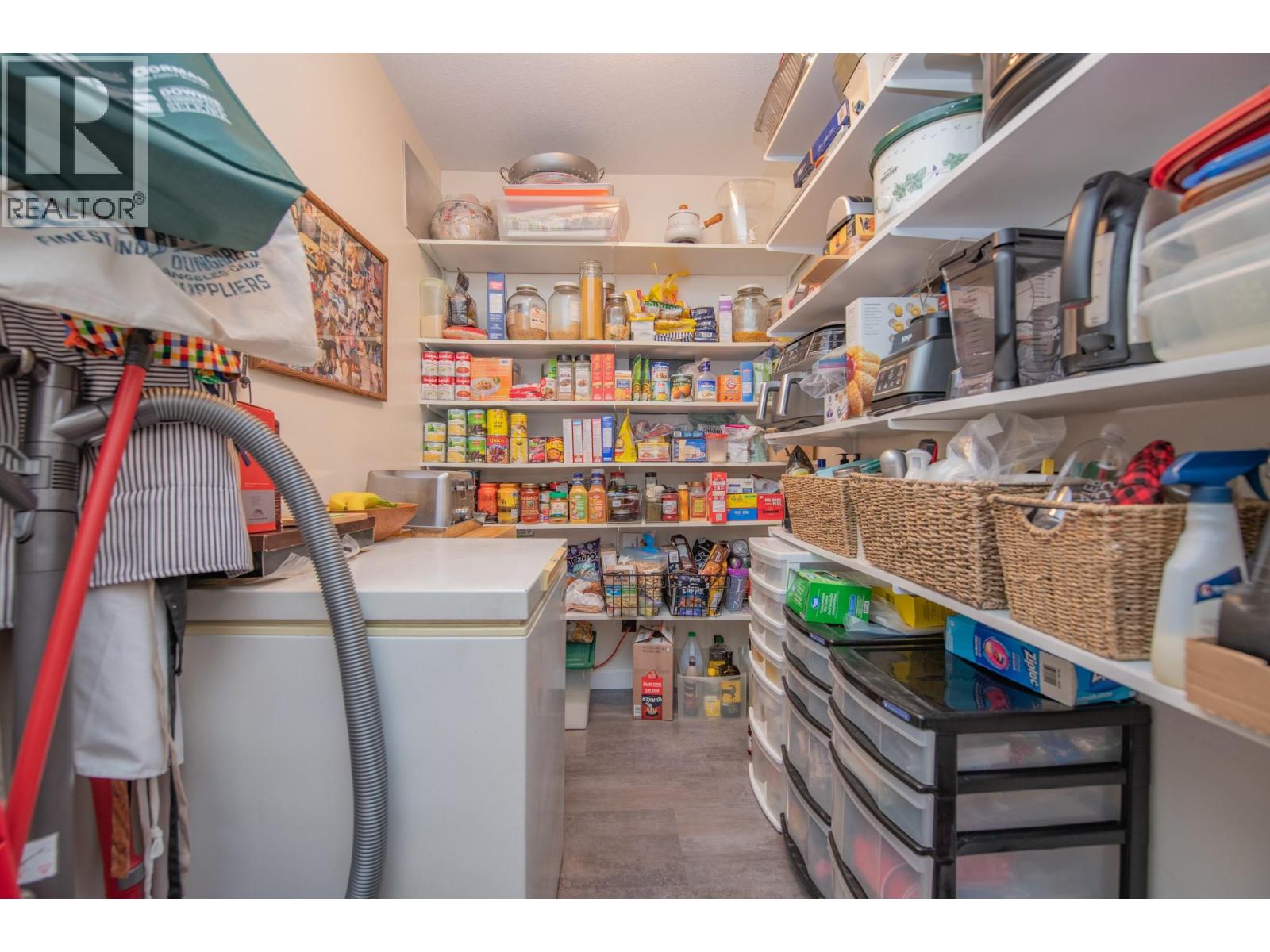 2506 Shuswap Avenue - 16