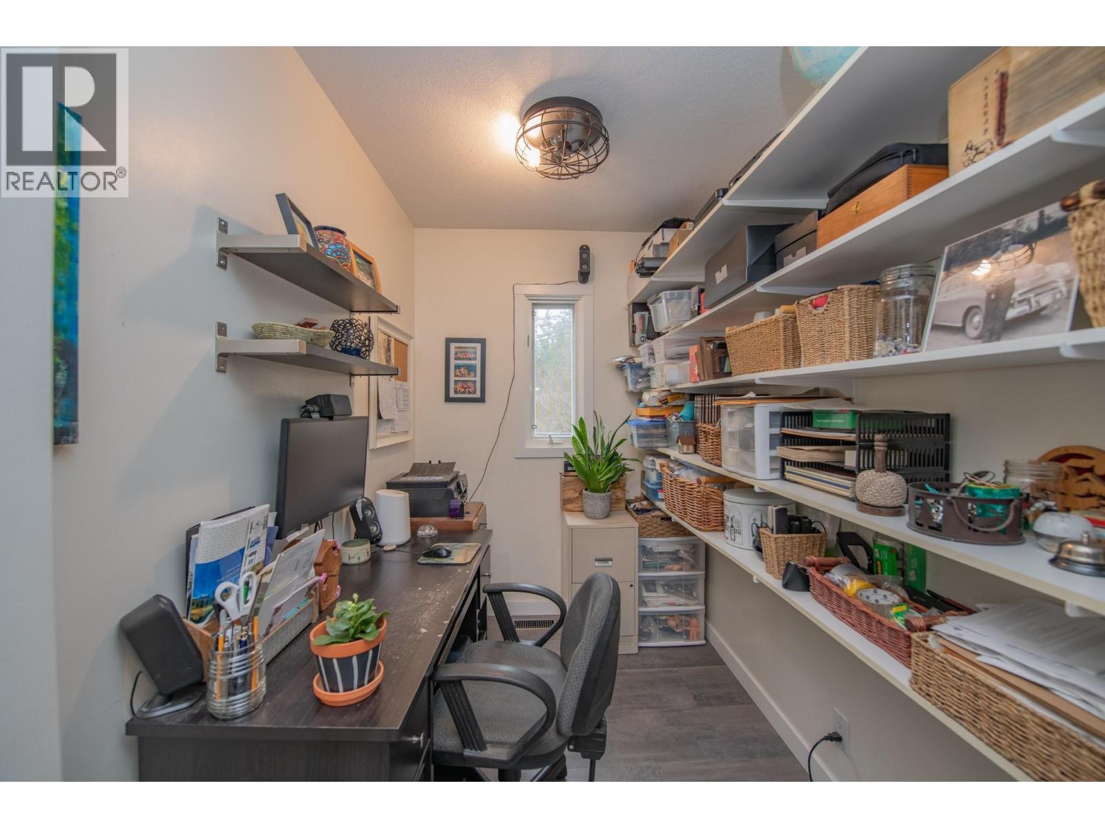 2506 Shuswap Avenue - 17