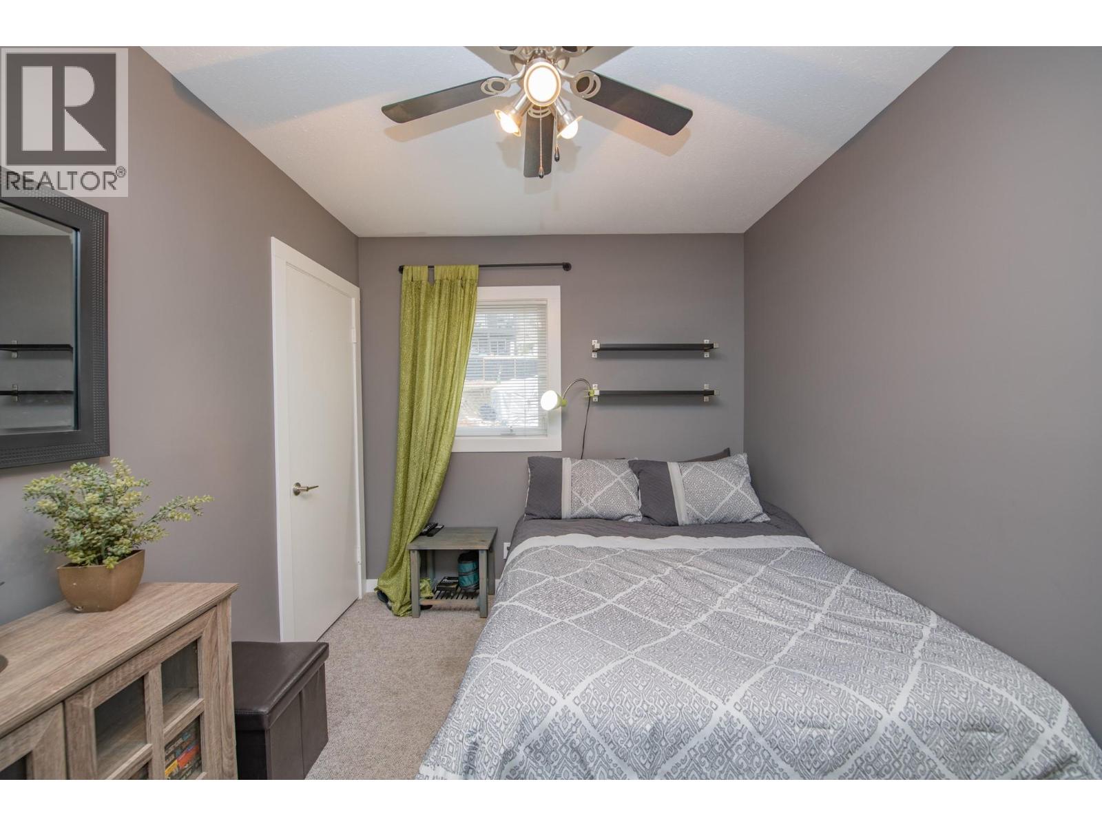 2506 Shuswap Avenue - 19