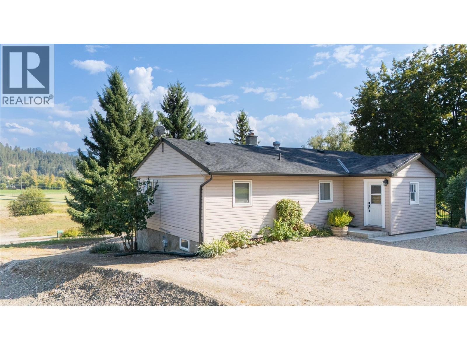 2506 Shuswap Avenue - 2